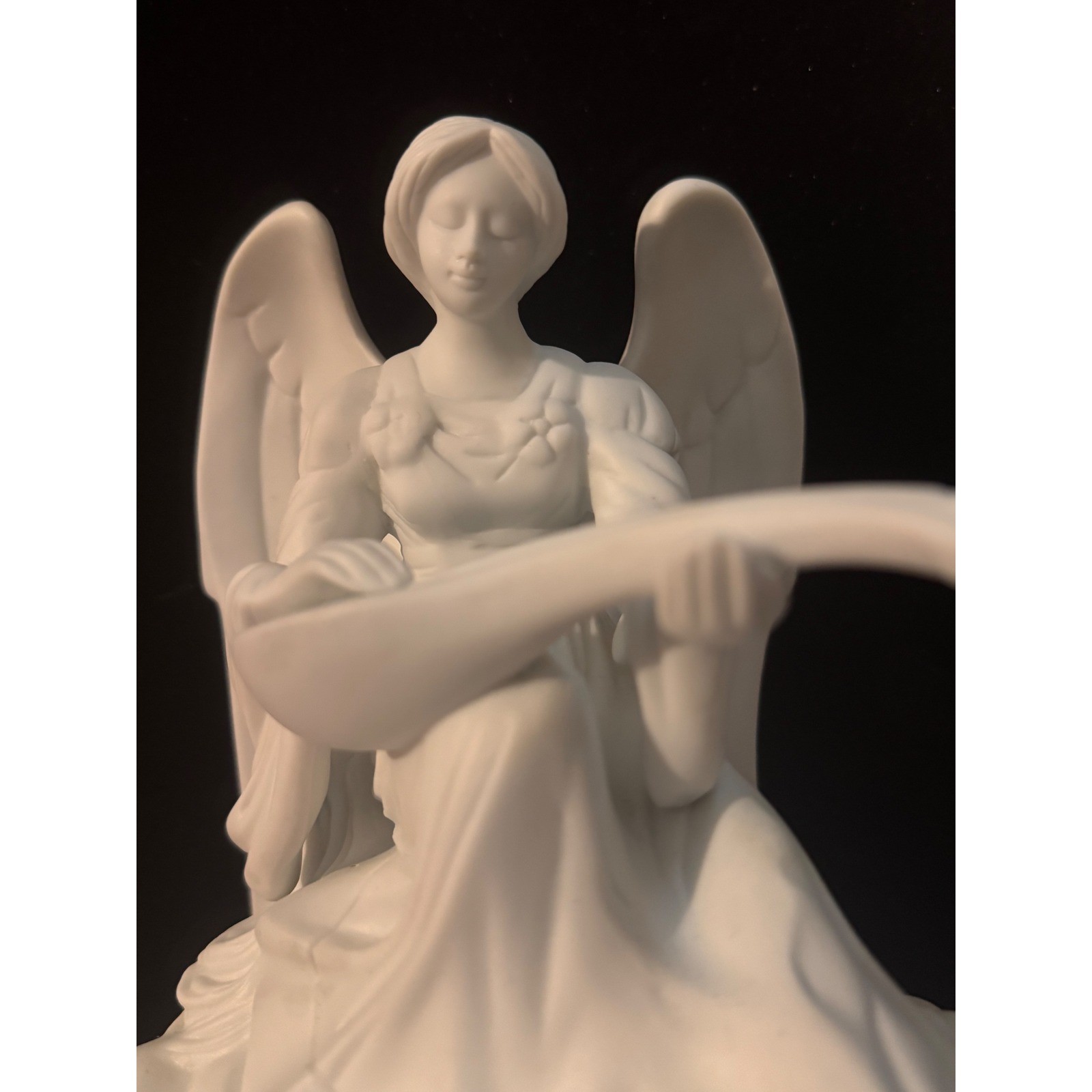 Vintage 1997 Avon Angelic Light Porcelain Angel Figurine - Working W/Box Vintage 1997 Avon Angelic Light Porcelain Angel Figurine - Working W/Box