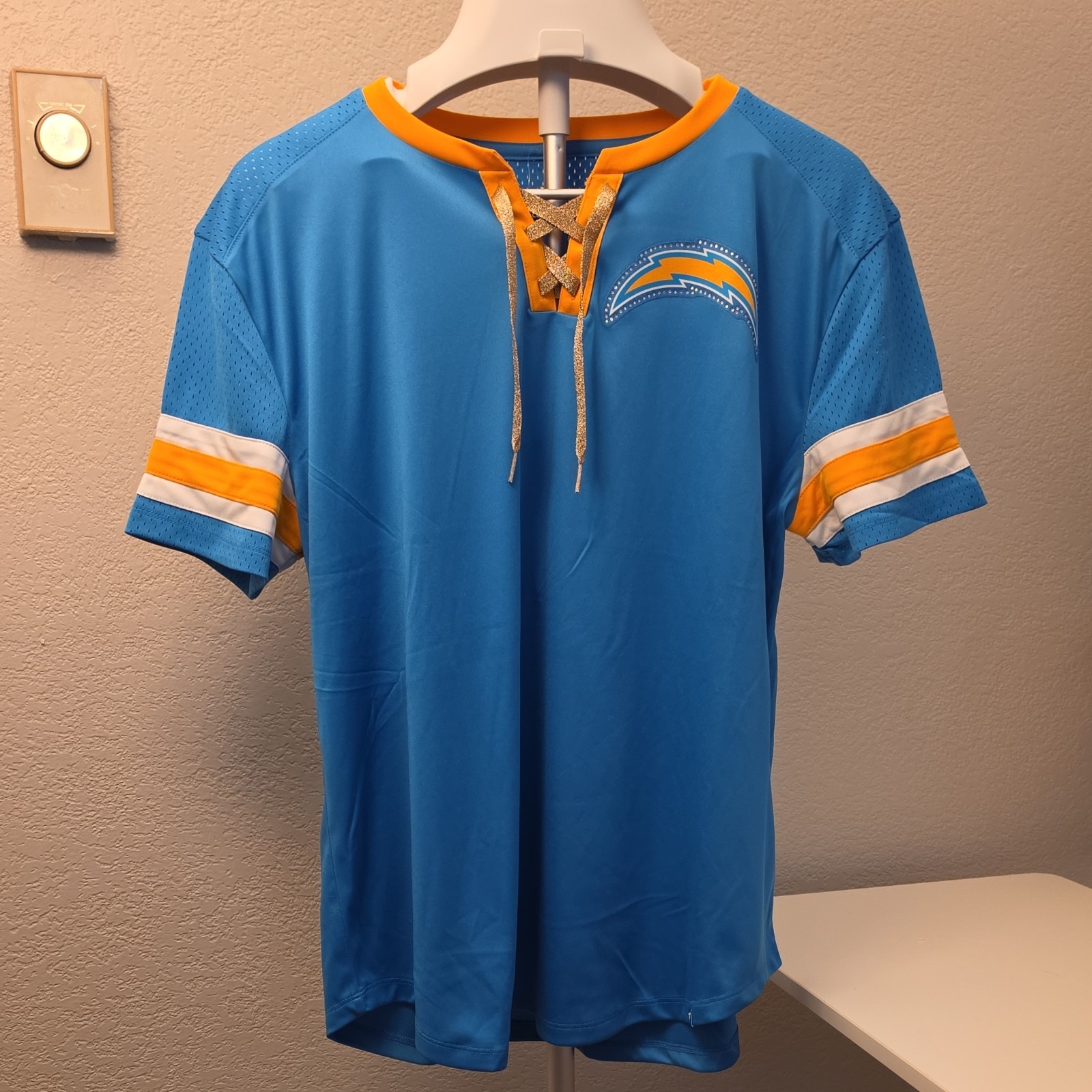 Fanatics Los Angeles Chargers NFL Lace-Up Shirt Women’s XL Blue Gold White Fanatics Los Angeles Chargers NFL Lace-Up Shirt Women’s XL Blue Gold White