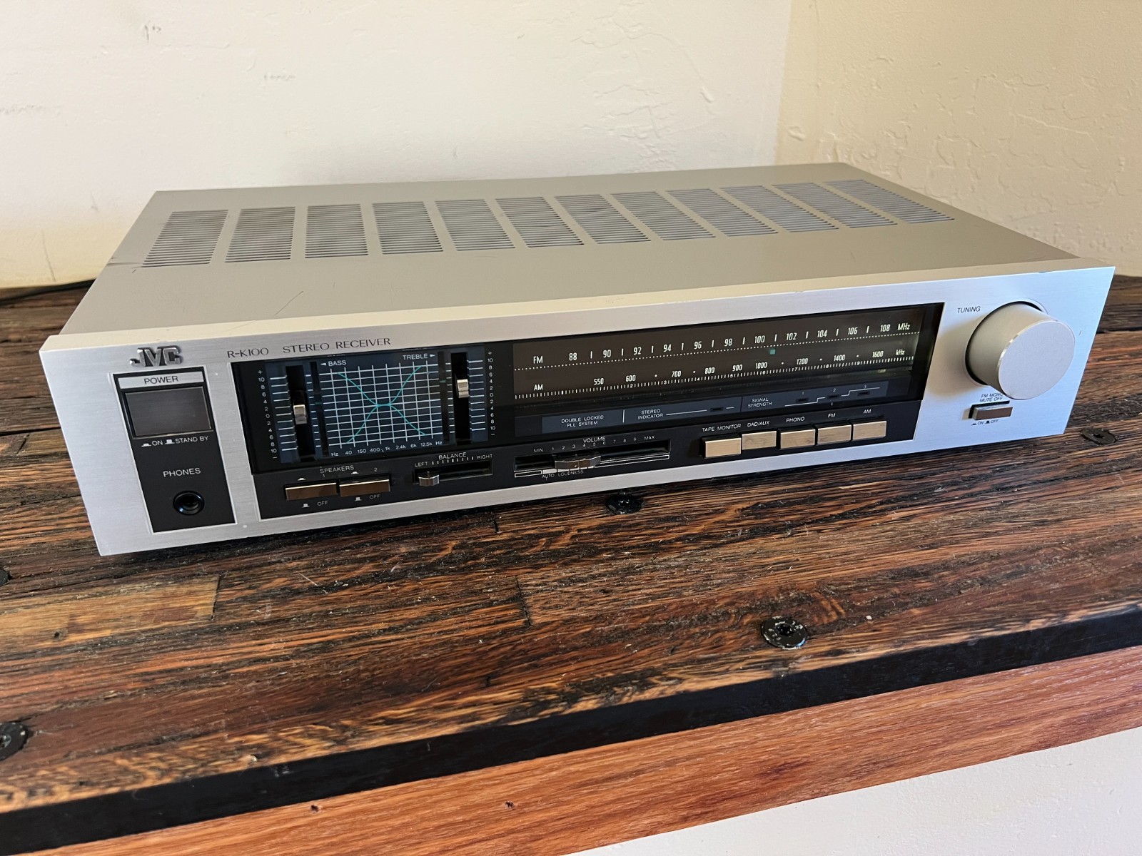 Vintage JVC R-K100 Stereo Receiver Vintage JVC R-K100 Stereo Receiver