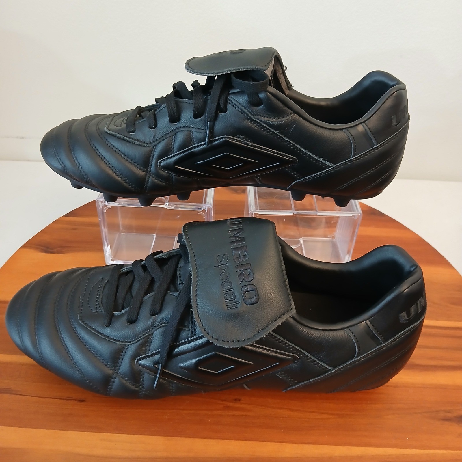 Umbro Speciali Maxim FG Soccer Cleats Mens 12.5 Triple Black Futbol Boots Shoes Umbro Speciali Maxim FG Soccer Cleats Mens 12.5 Triple Black Futbol Boots Shoes