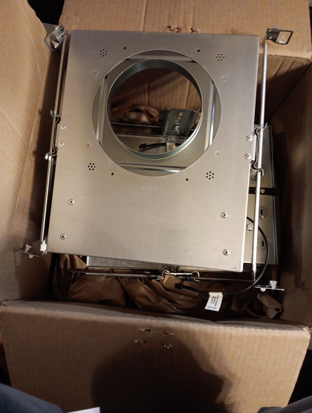 Amerlux E4.75R-NC-A17.T.21.120.0-10v Amerlux E4.75R-NC-A17.T.21.120.0-10v