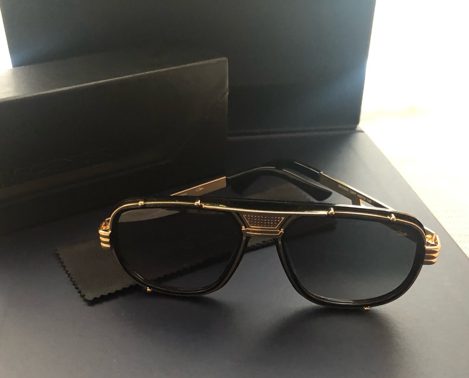 CAZAL SUNGLASSES Legends FRAME GREY GRADIENT LENSES 665 Black-Gold US Shipping CAZAL SUNGLASSES Legends FRAME GREY GRADIENT LENSES 665 Black-Gold US Shipping