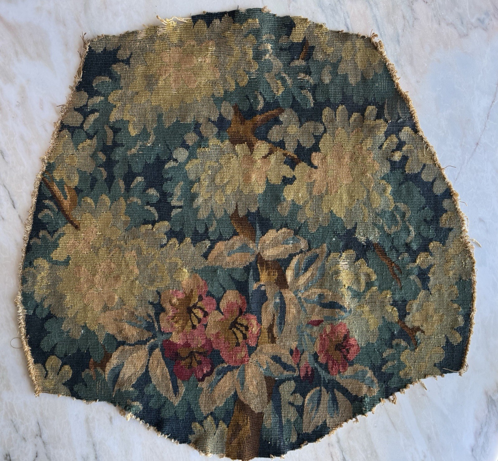 18th C ANTIQUE AUBUSSON TAPESTRY FRAGMENT 18th C ANTIQUE AUBUSSON TAPESTRY FRAGMENT