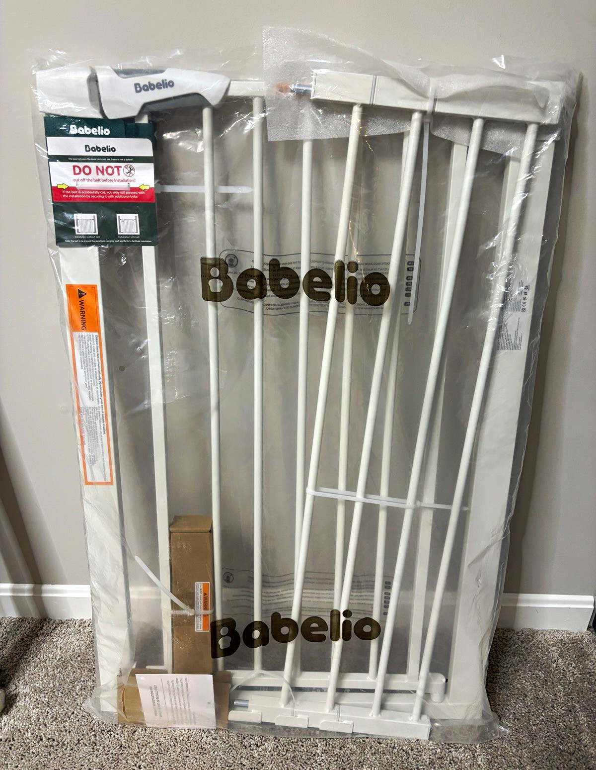 Babelio CB-M-101 Doorway Baby Safety Gate White Metal Hardware Mount 29.5-48.8\