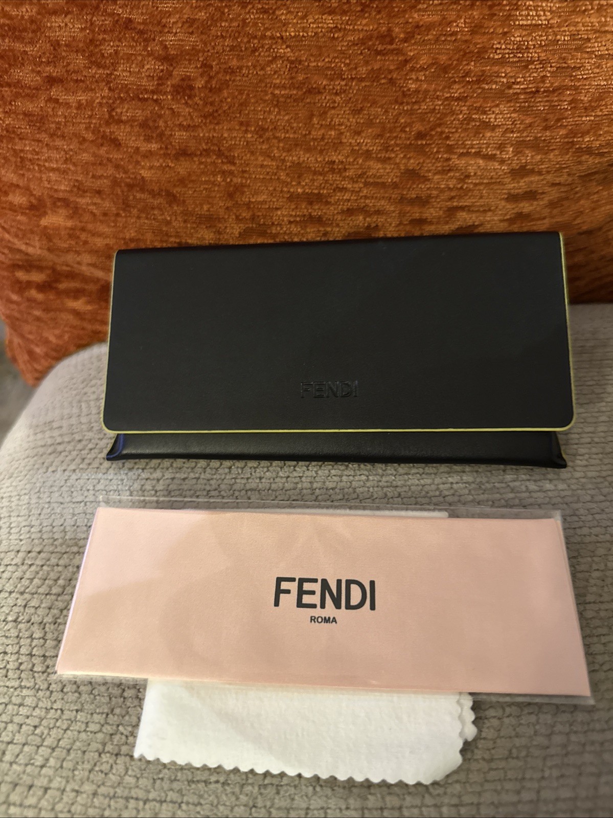 NEW FENDI BLACK AUTHENTIC EYEGLASSES SUNGLASSES CASE W/CLOTH NEW FENDI BLACK AUTHENTIC EYEGLASSES SUNGLASSES CASE W/CLOTH