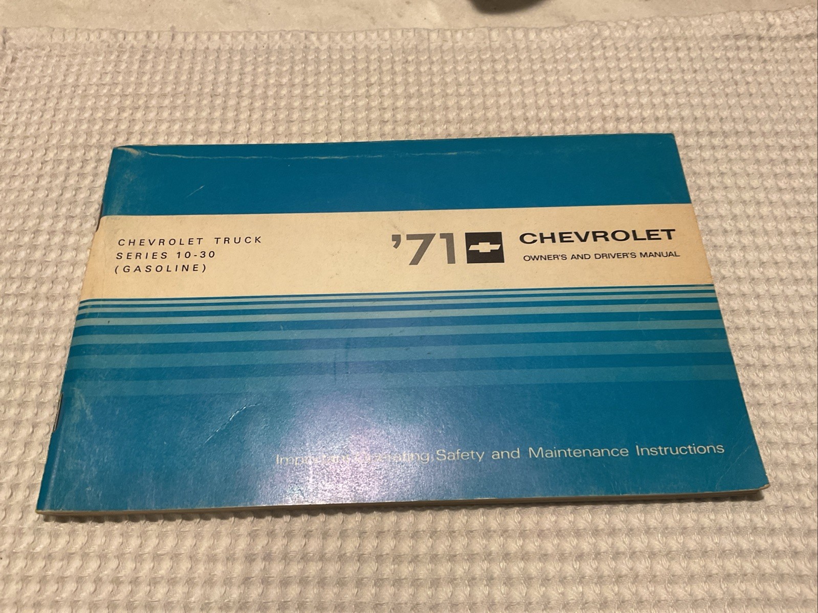 Vtg 1971 Chevrolet Truck Series 10-30 Owner\'s Manual GM Canada Vtg 1971 Chevrolet Truck Series 10-30 Owner\'s Manual GM Canada
