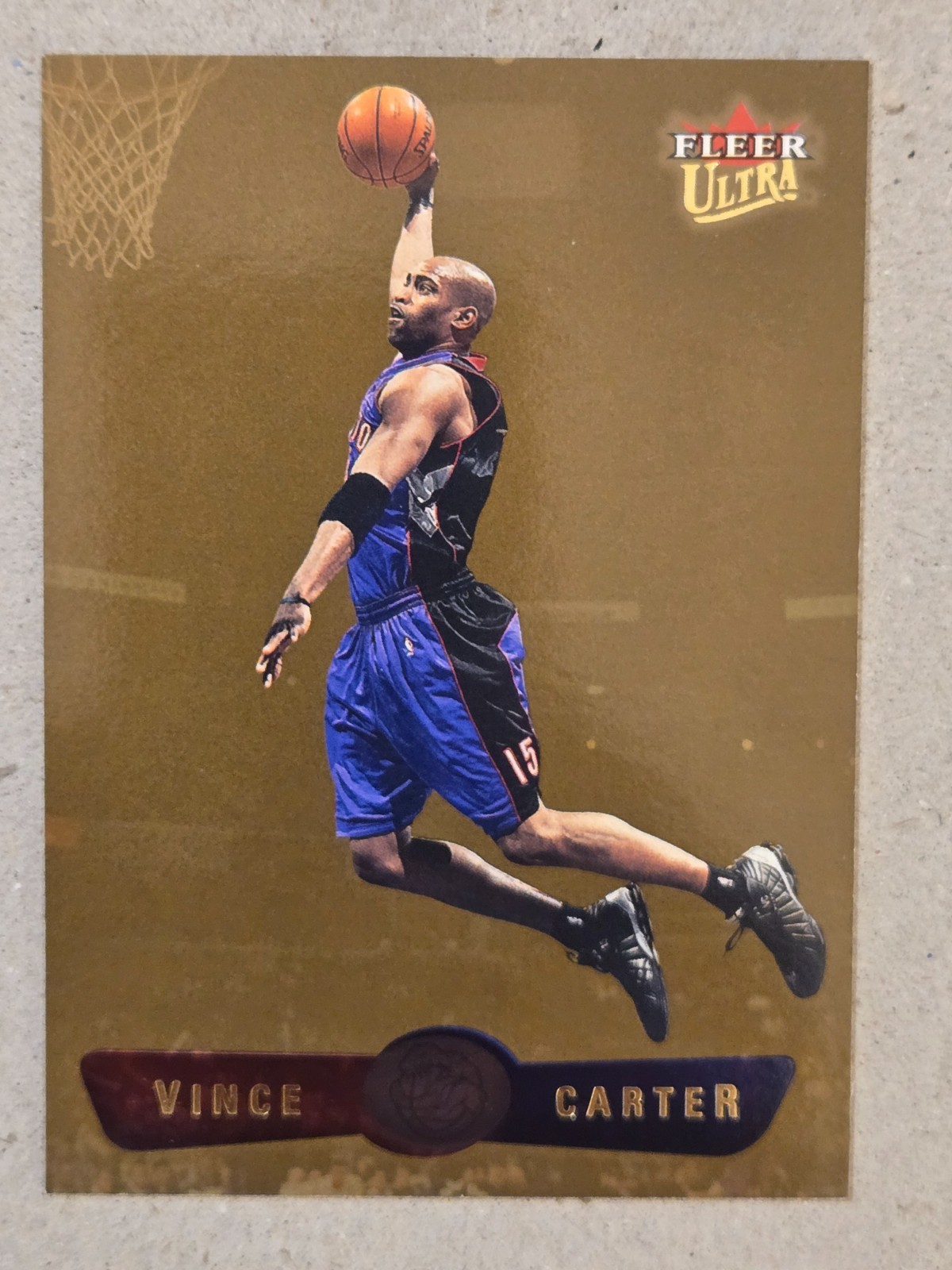 2000-01 FLEER ULTRA GOLD MEDALLION VINCE CARTER #1 BASKETBALL CARD DUNK
