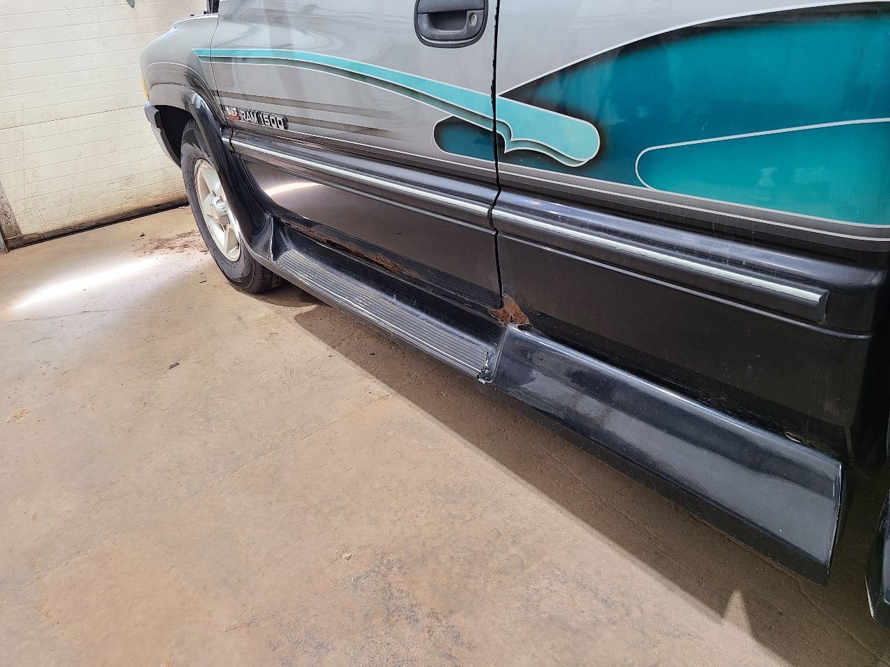 RAM1500   1996 Running Board 662836
