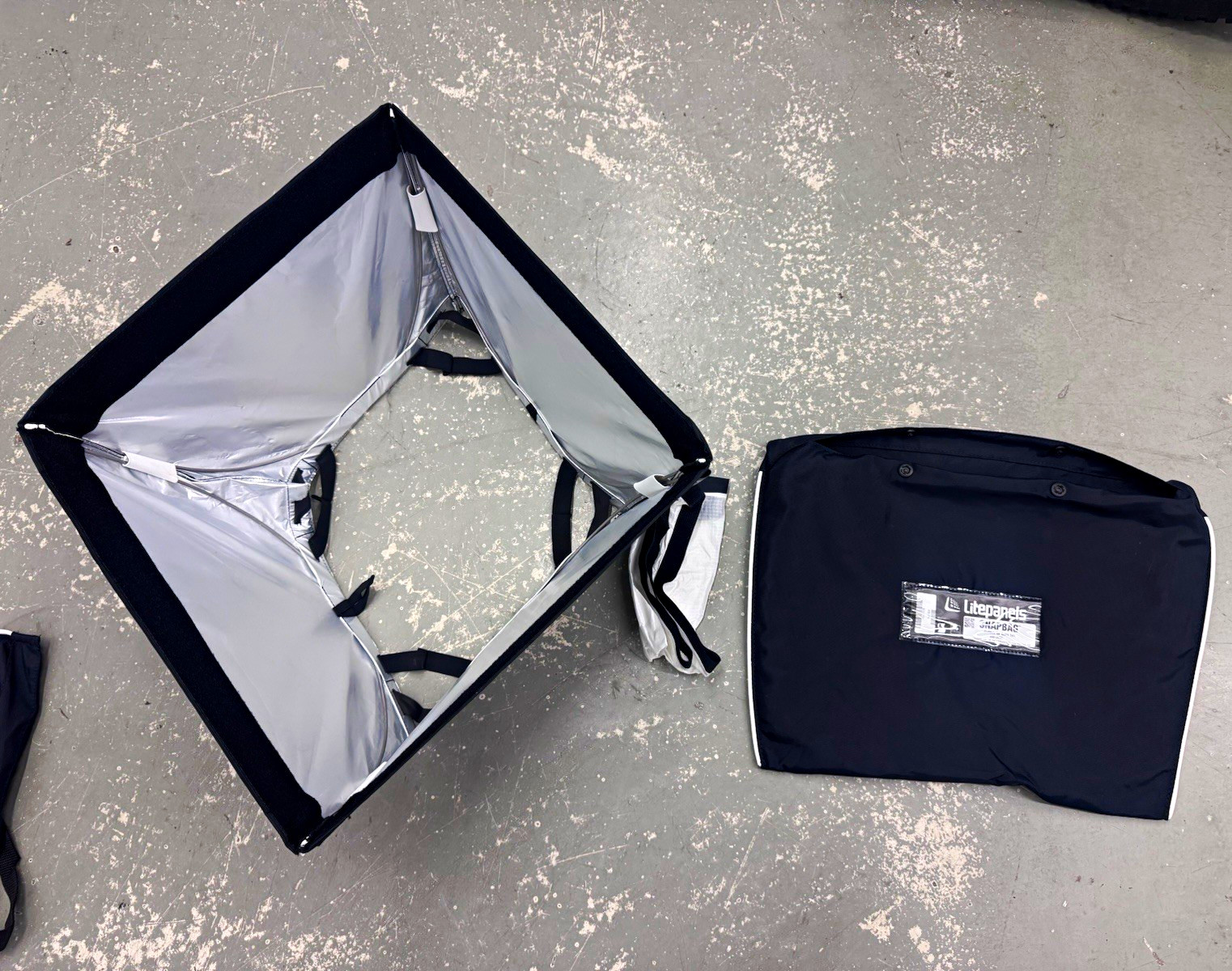 Litepanels DOP Choice 1x1 Softbox Square/Rectangle Black/Silver Portable