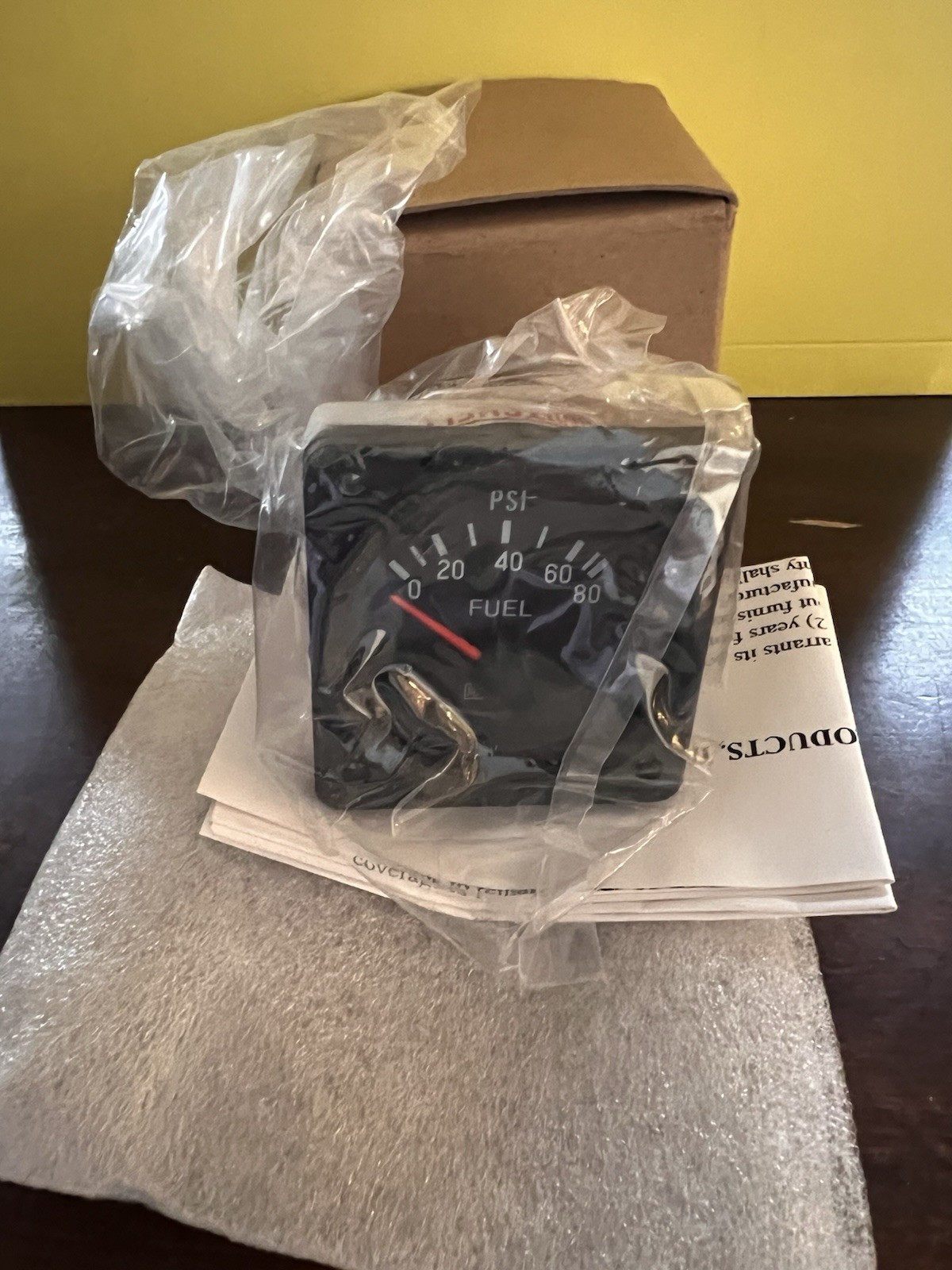 New Mitchell Aircraft 80 PSI Electric Oil Pressure Gauge 2” D1-211-5052 BinR1 New Mitchell Aircraft 80 PSI Electric Oil Pressure Gauge 2” D1-211-5052 BinR1