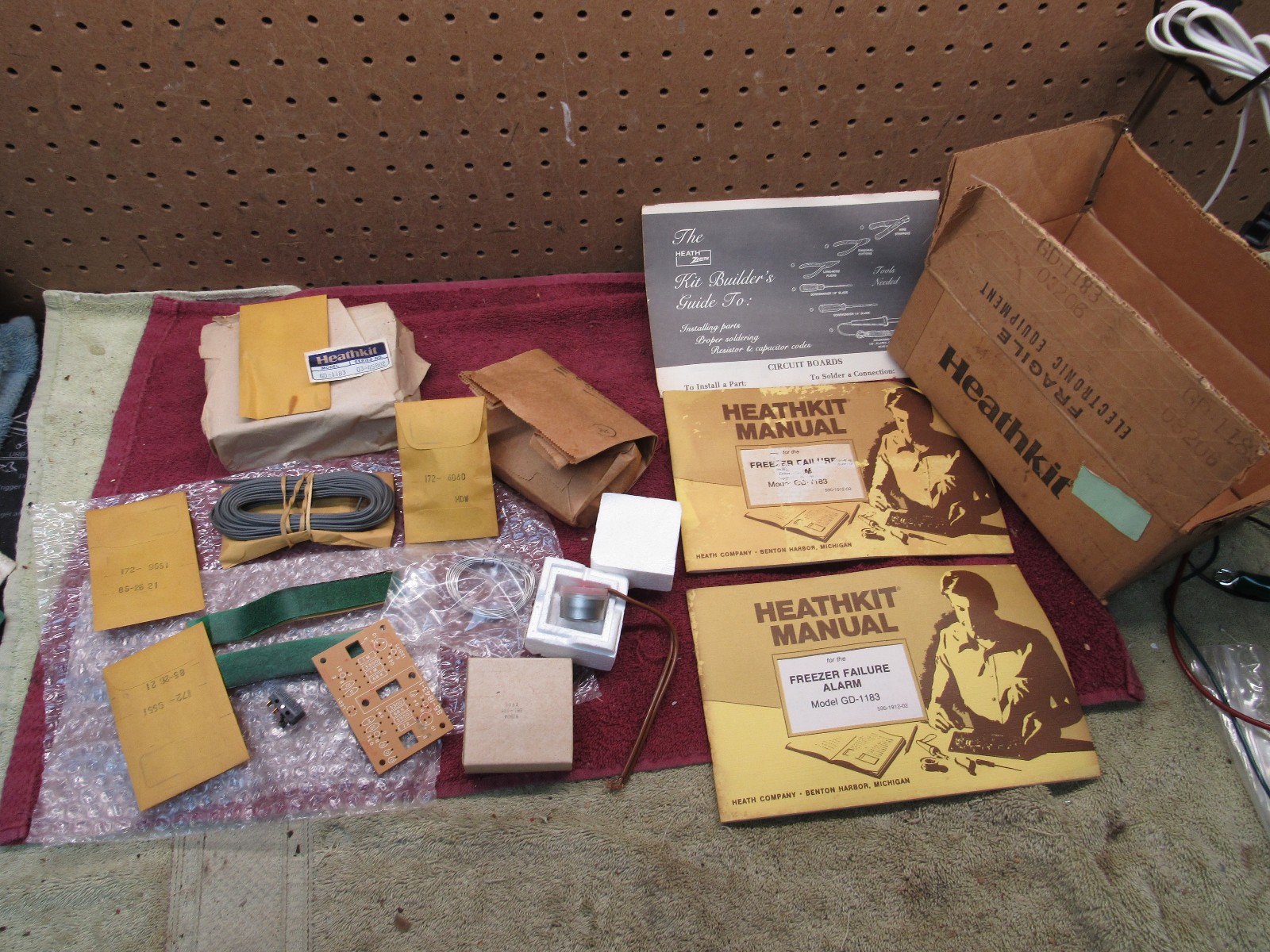 Vintage Heathkit GD-1183 Freezer Failure Alarm Kit Unbuilt Vintage Heathkit GD-1183 Freezer Failure Alarm Kit Unbuilt