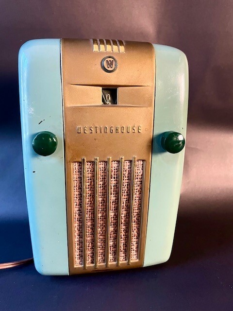 Westinghouse “Refrigerator Radio” 1947 Portable Tubed Radio