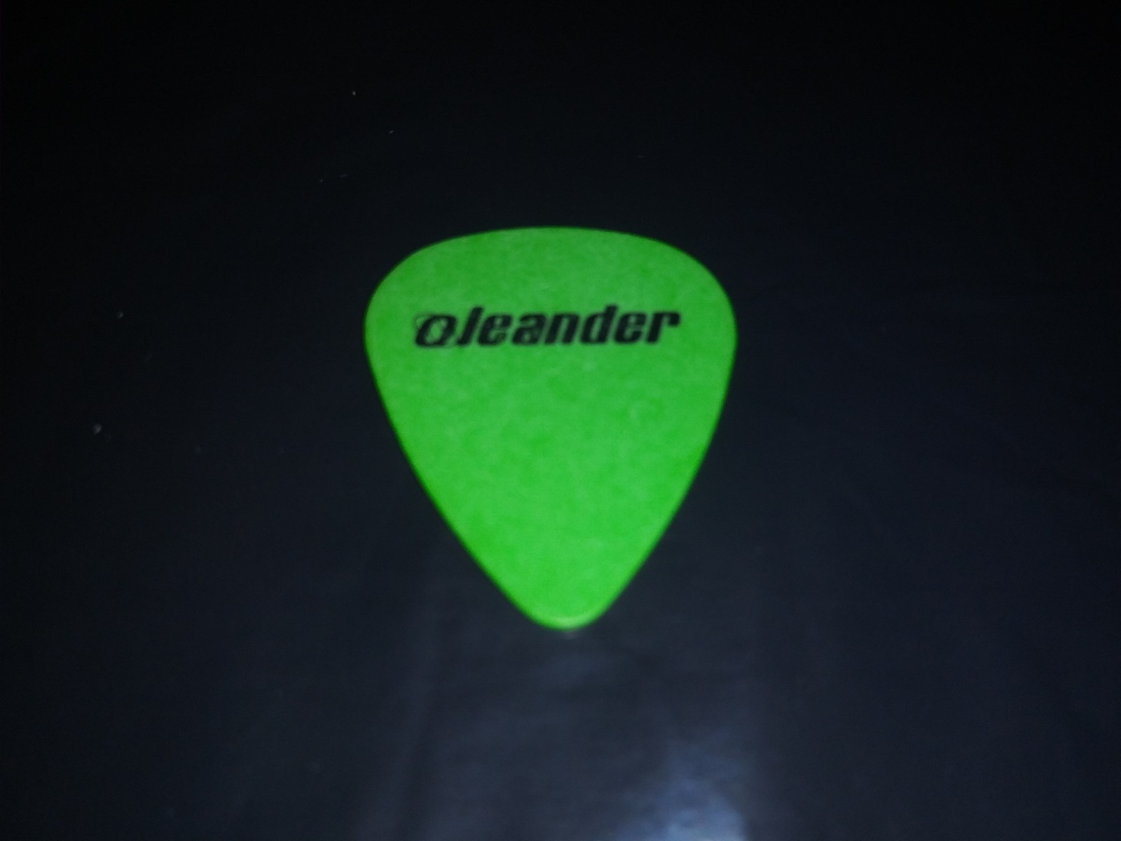 OLEANDER Band Logo Thomas Flowers 2001 Concert Tour Why I\'m Here GUITAR PICK OLEANDER Band Logo Thomas Flowers 2001 Concert Tour Why I\'m Here GUITAR PICK