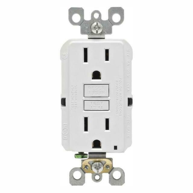 Leviton M42GFNT14W 15A-125V Duplex Outlet - White - (Pack of 4) Leviton M42GFNT14W 15A-125V Duplex Outlet - White - (Pack of 4)