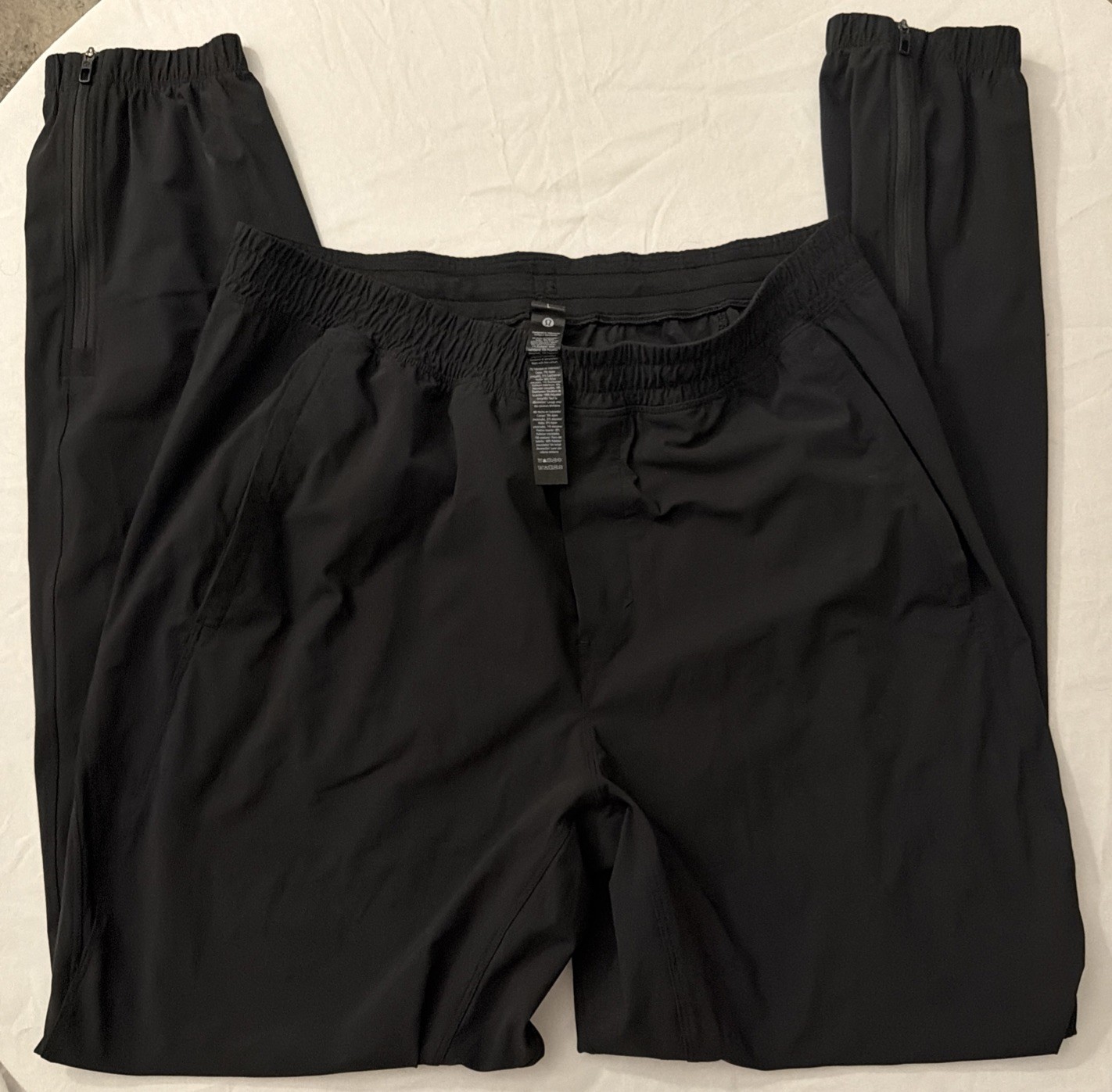NWOT Lululemon Mens Black Jogger Pants Size Large NWOT Lululemon Mens Black Jogger Pants Size Large