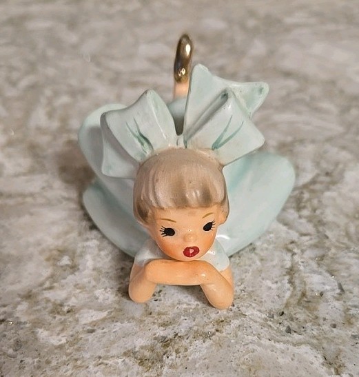 Vintage Inarco Big Bow Girl - Japan 1963 Green Dress Bloomer Girl Figurine E1059 Vintage Inarco Big Bow Girl - Japan 1963 Green Dress Bloomer Girl Figurine E1059