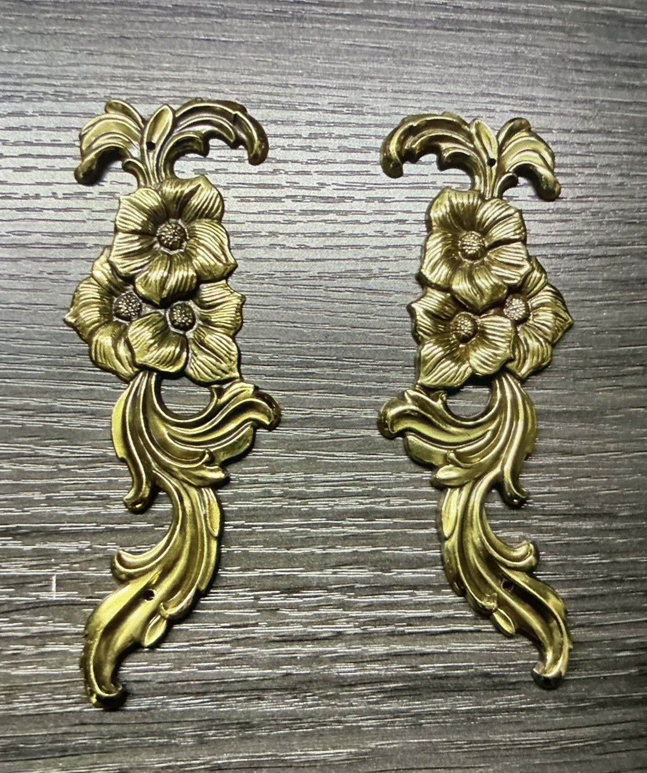 2 Antique Brass MCM embellishment flowers brass decoration Hardware Cabinet 57 2 Antique Brass MCM embellishment flowers brass decoration Hardware Cabinet 57