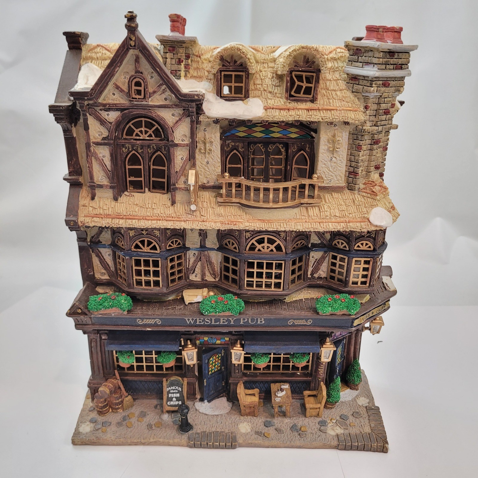 Lemax Wesley Pub Caddington Village Christmas House Battery Lighted Building
