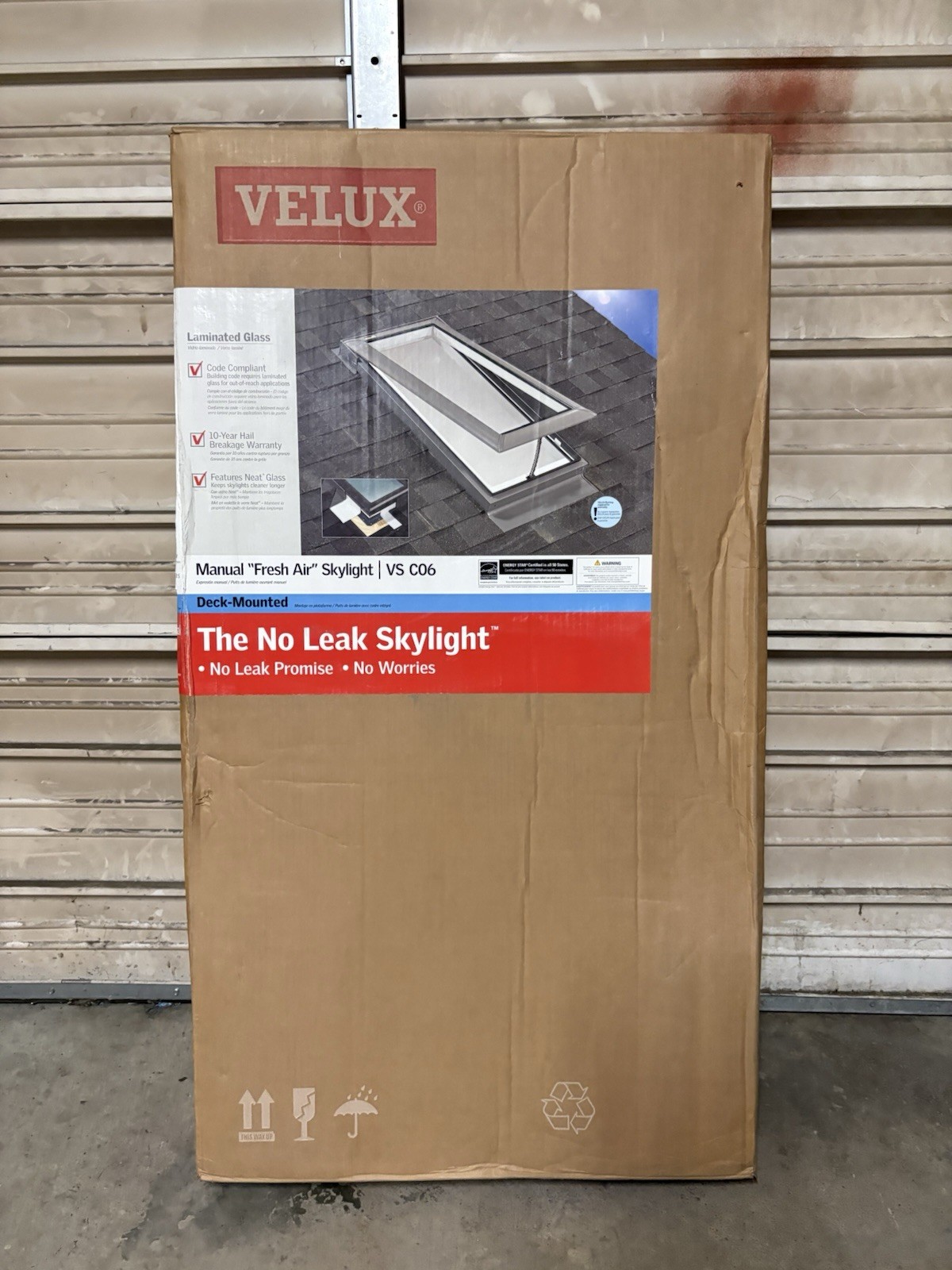 Velux FS C06 2004S FS Fixed Deck Mount Skylight - Gray Frame / Clear Glass Velux FS C06 2004S FS Fixed Deck Mount Skylight - Gray Frame / Clear Glass