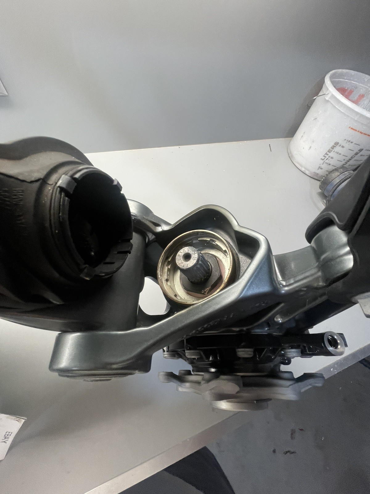 2013 10-13 BMW R1200 R1200RT Rear Differential Final Drive with rear hub. 2013 10-13 BMW R1200 R1200RT Rear Differential Final Drive with rear hub.