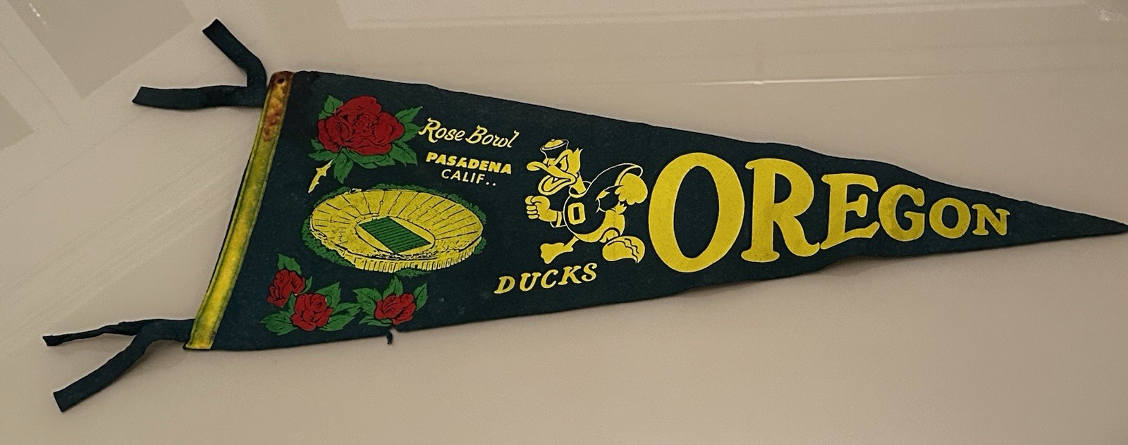 Oregon Ducks Football 1958 Rose Bowl Pennant - Very Rare Vintage Oregon Ducks Football 1958 Rose Bowl Pennant - Very Rare Vintage