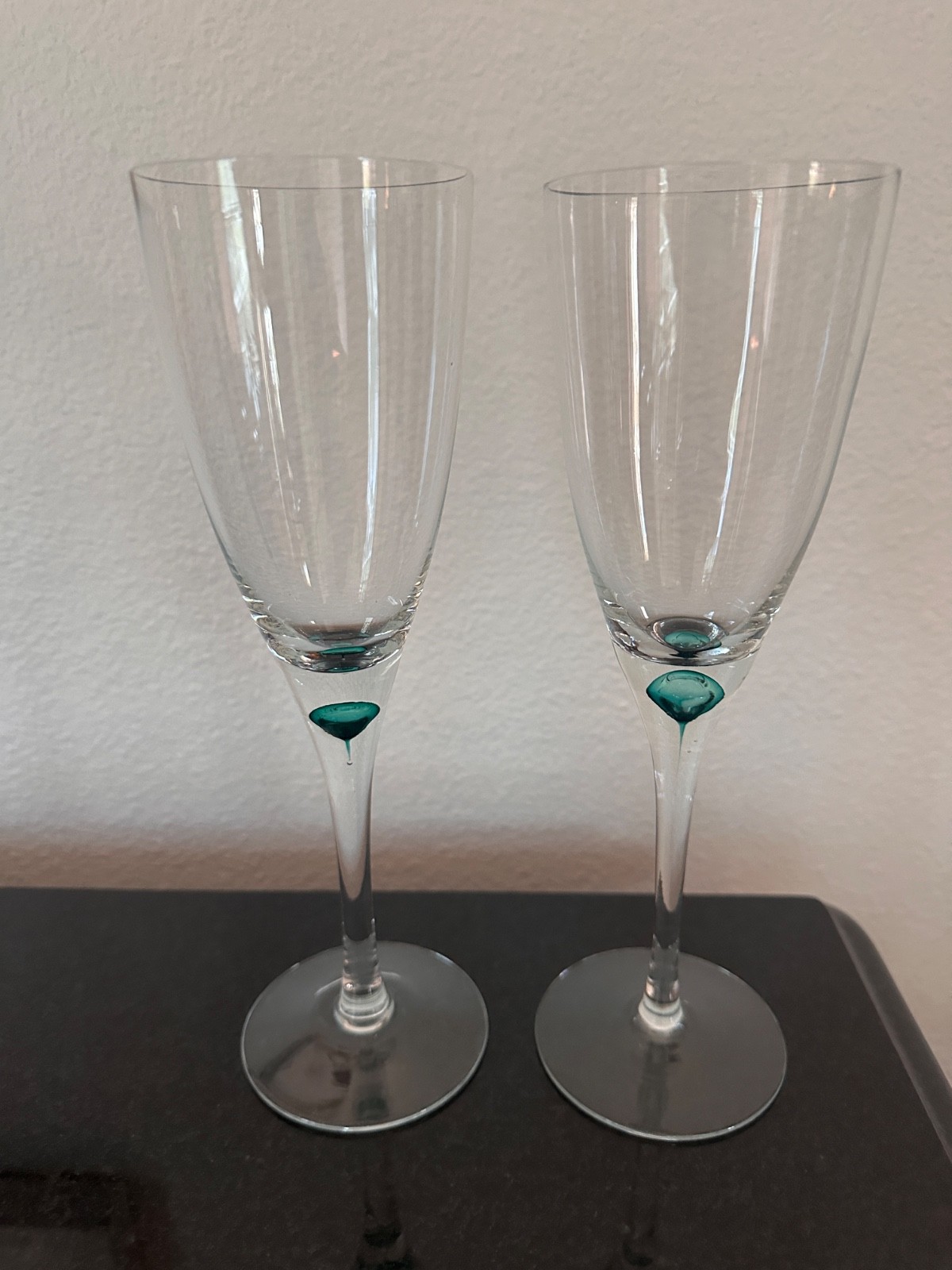 Set of 2 ORREFORS Intermezzo~GREEN Drop Flutes GLASSES~10\ Set of 2 ORREFORS Intermezzo~GREEN Drop Flutes GLASSES~10\