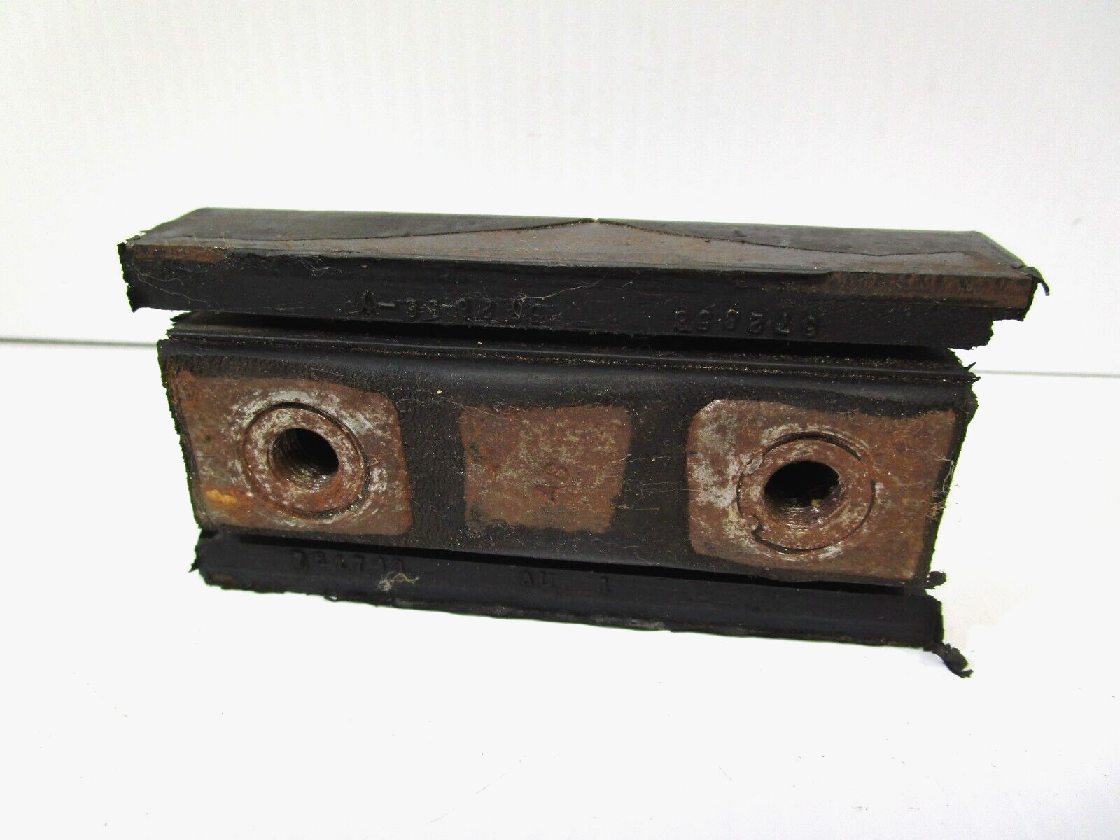 NOS GM 1954-59 CHEVROLET OLDSMOBILE PONTIAC 8-CYLINDER ENGINE MOUNT #572858