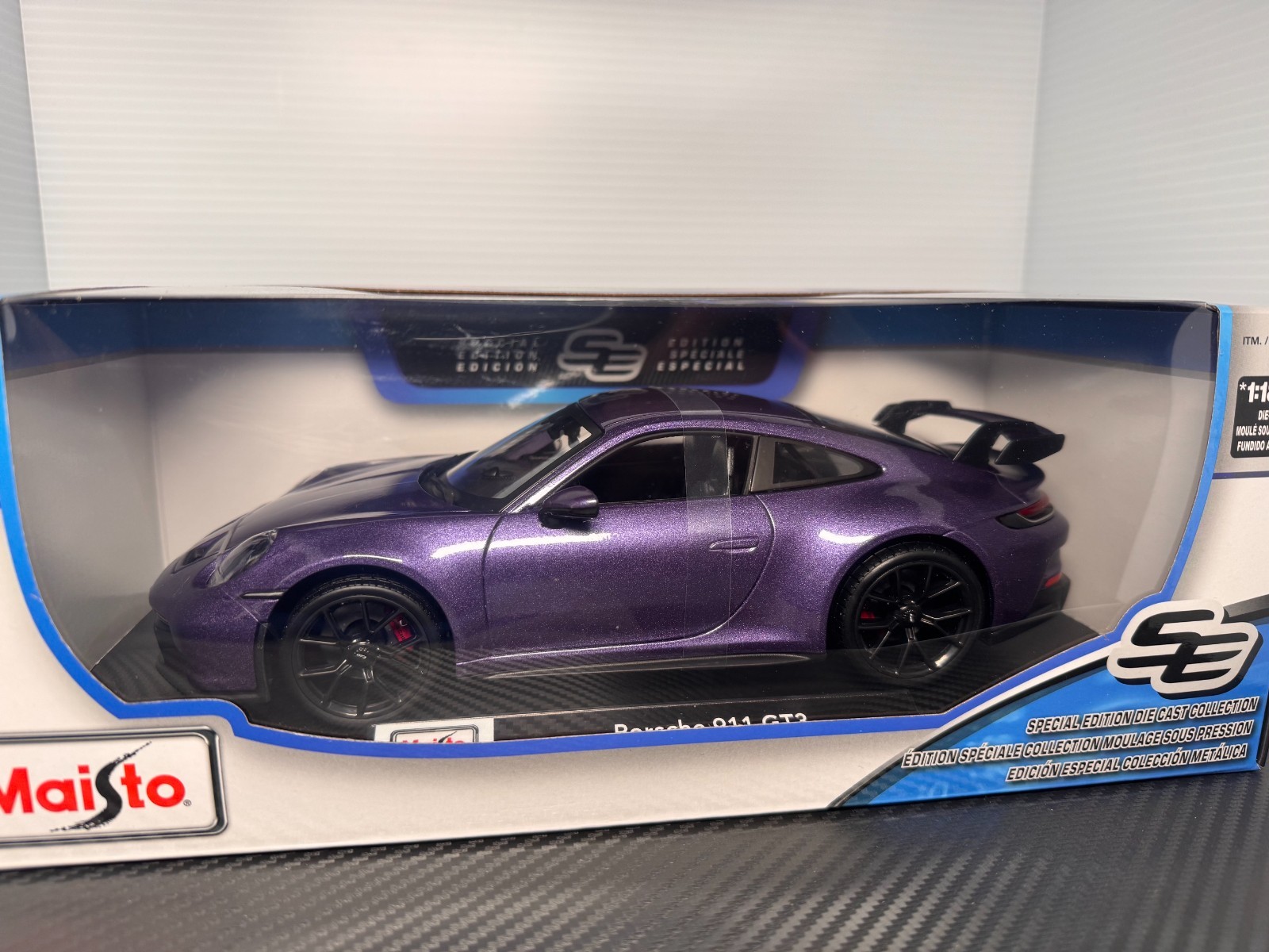 PORSCHE 911 GT3 Purple - Maisto Special Edition 1:18 Scale