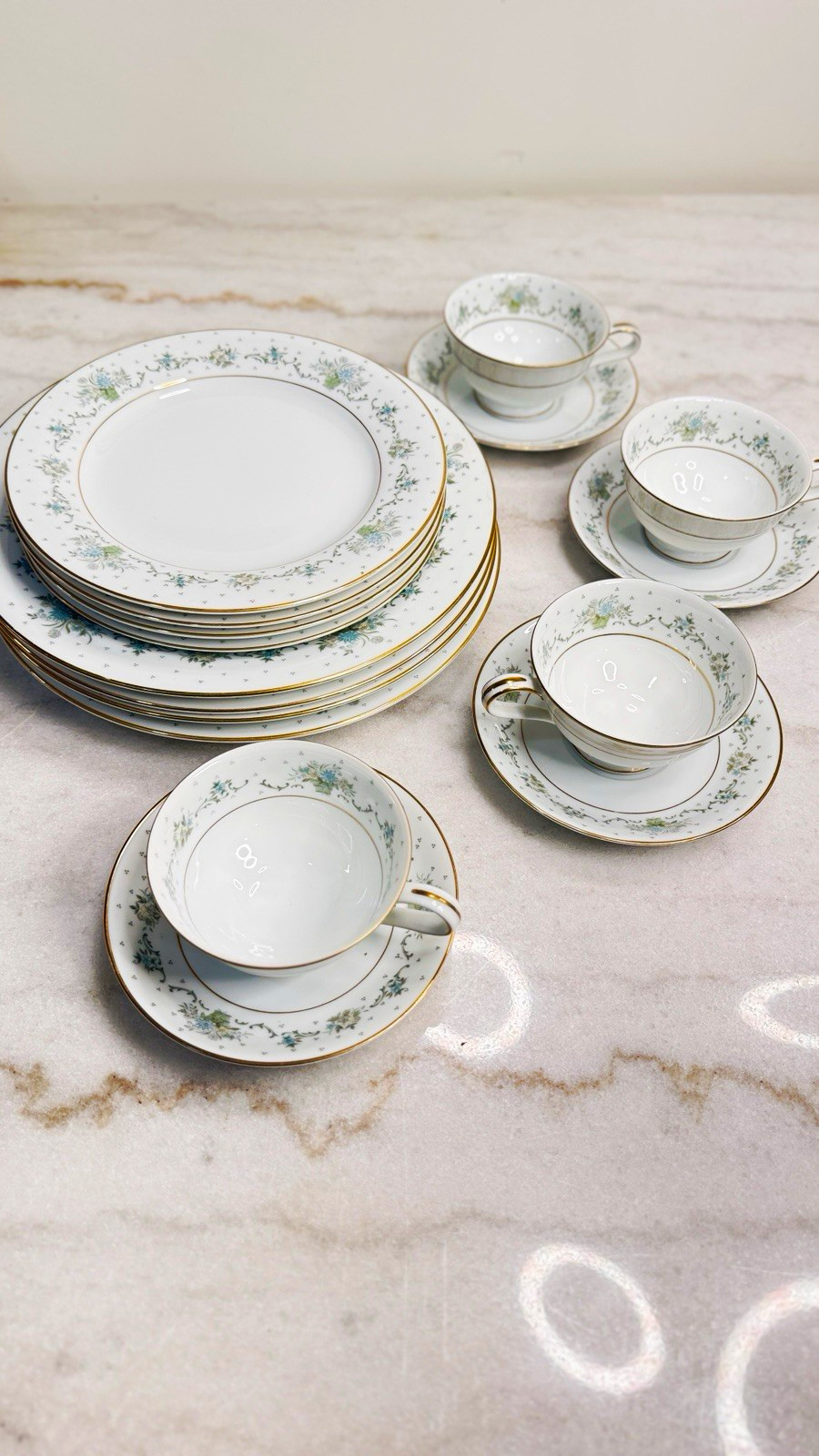 16 piece Noritake Allston 6304 China - Plate Cup Saucer