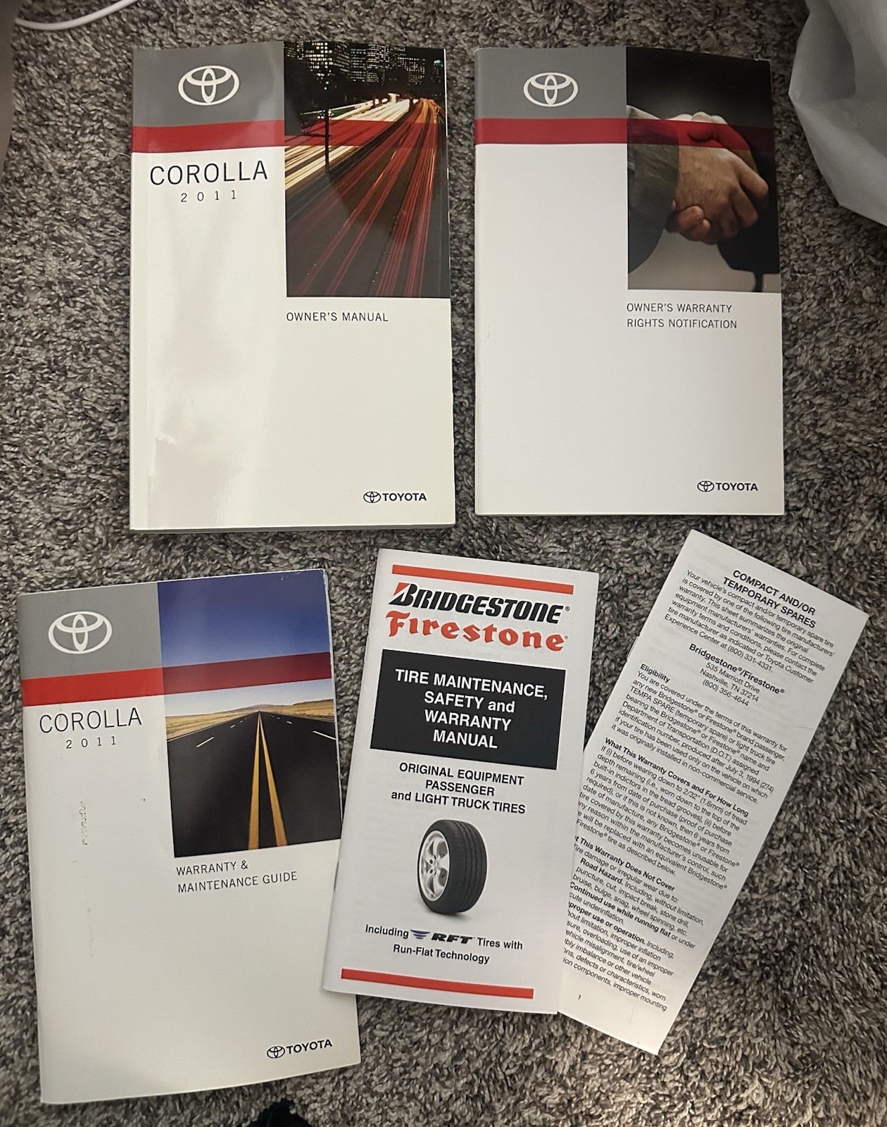 Toyota Corolla 2011 Like new Owners Manual Set