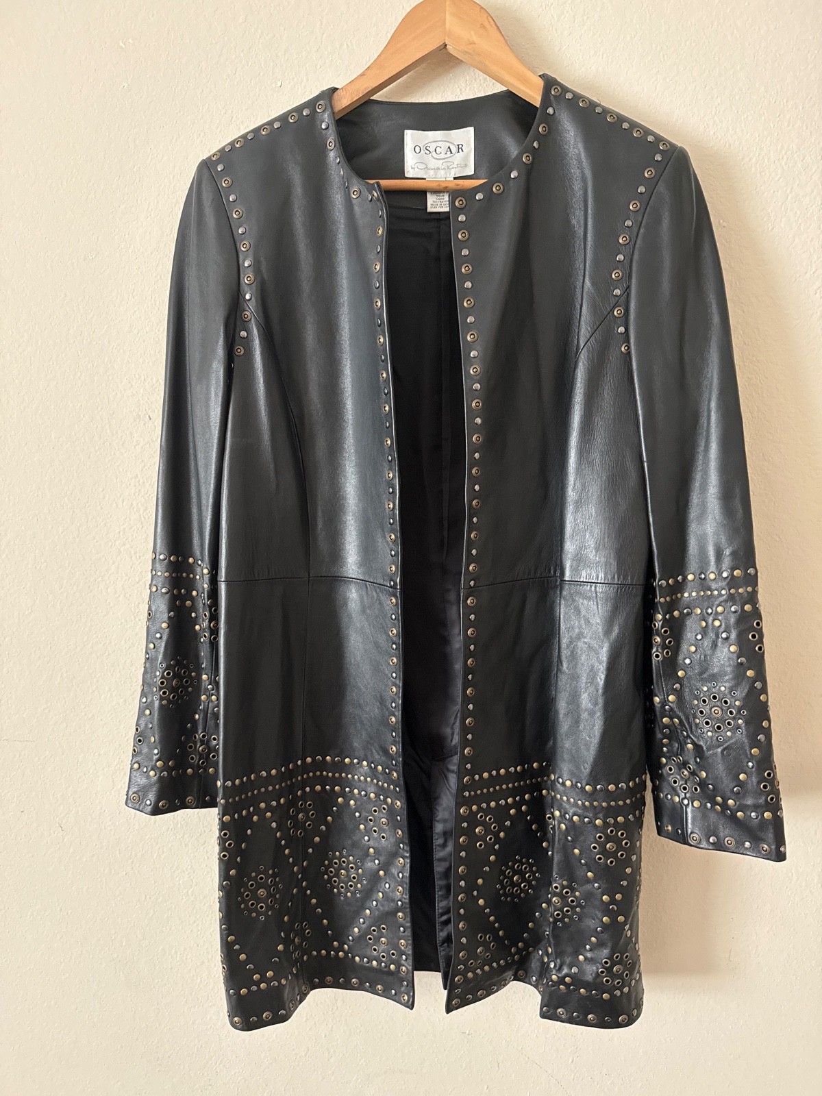 Vintage Oscar De La Renta Brass Studded Women\'s Black Genuine Leather Size 10 Vintage Oscar De La Renta Brass Studded Women\'s Black Genuine Leather Size 10
