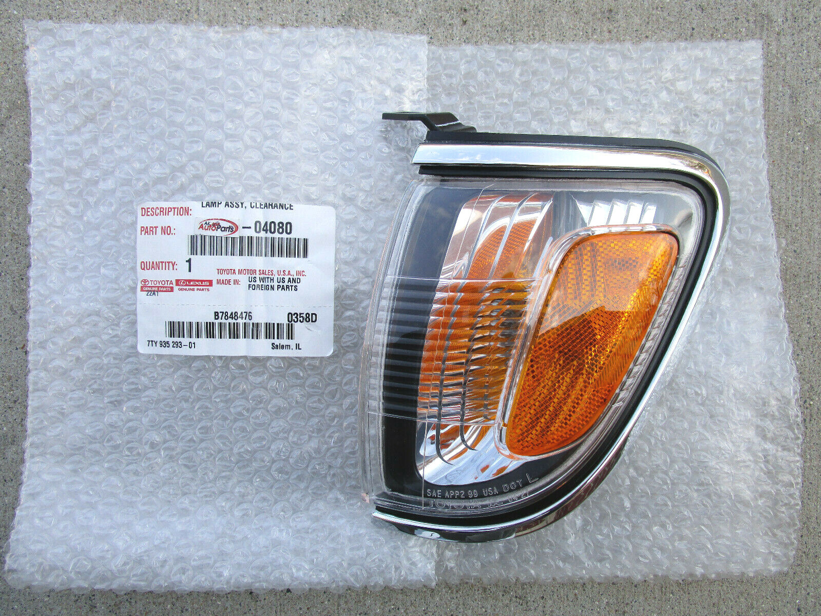 01-04 TOYOTA TACOMA FRONT LEFT SIDE TURN SIGNAL INDICATOR CORNER LIGHT OEM NEW