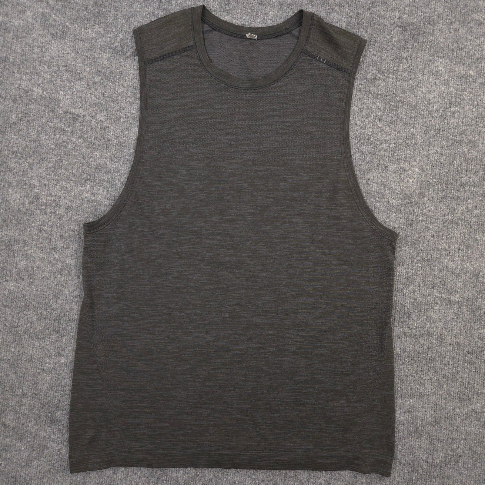 Lululemon Metal Vent Tech Muscle Tank Mens M Gray Sleeveless Performance Gym Run