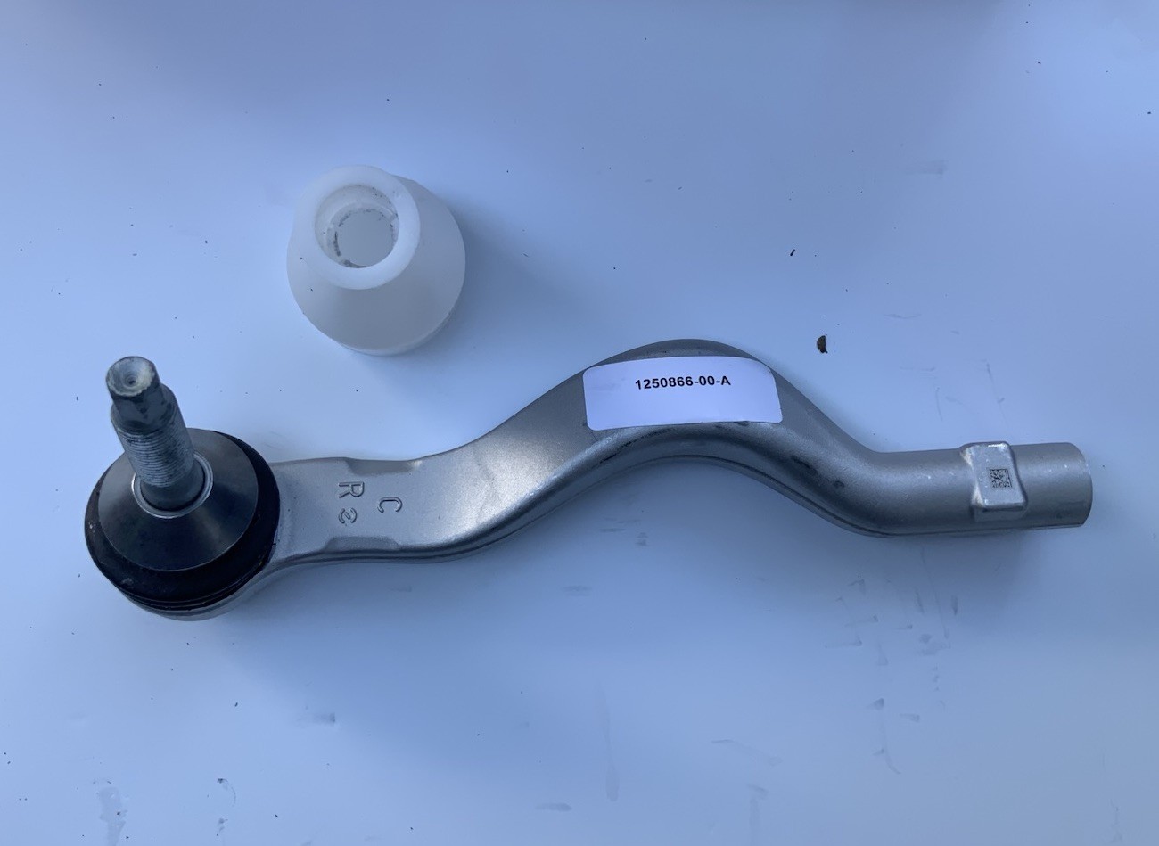 2024-2026 Tesla Cybertruck Right Outer Tie Rod End 1250846-00-B OEM New 2024-2026 Tesla Cybertruck Right Outer Tie Rod End 1250846-00-B OEM New