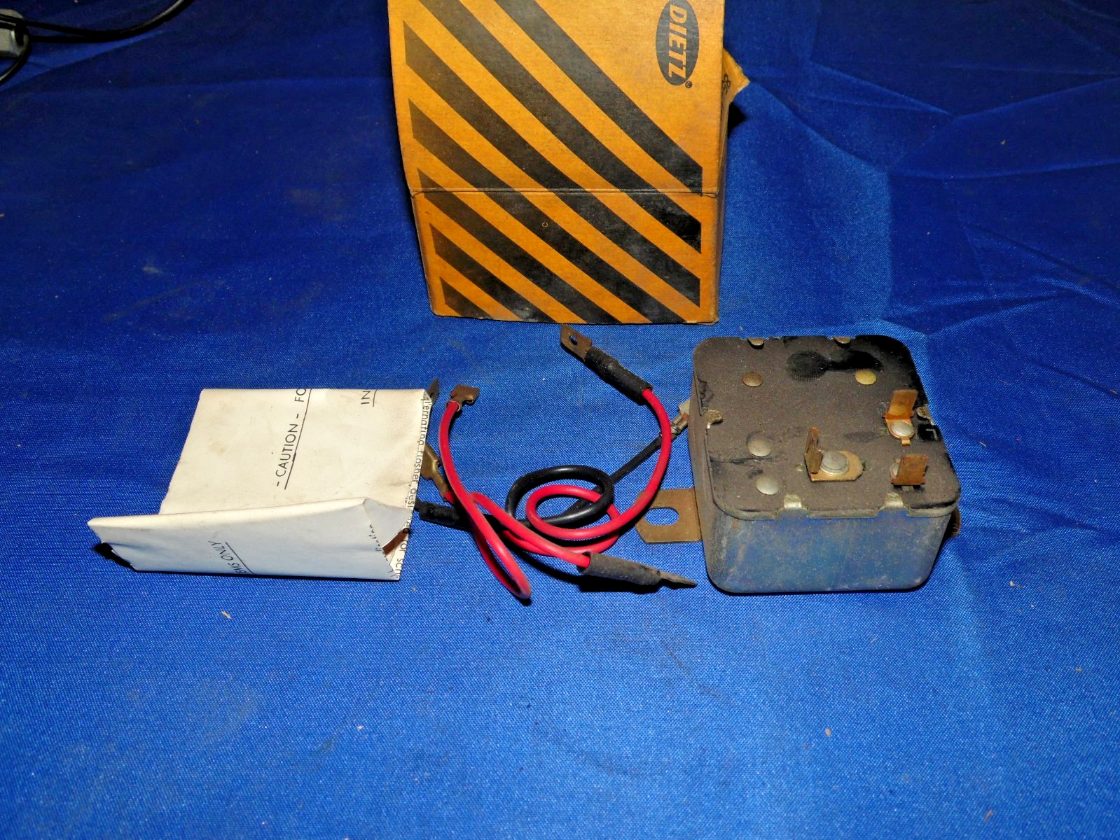 NOS OEM Vintage Dietz Alternating Flasher Relay Box 10-56000 010-56000