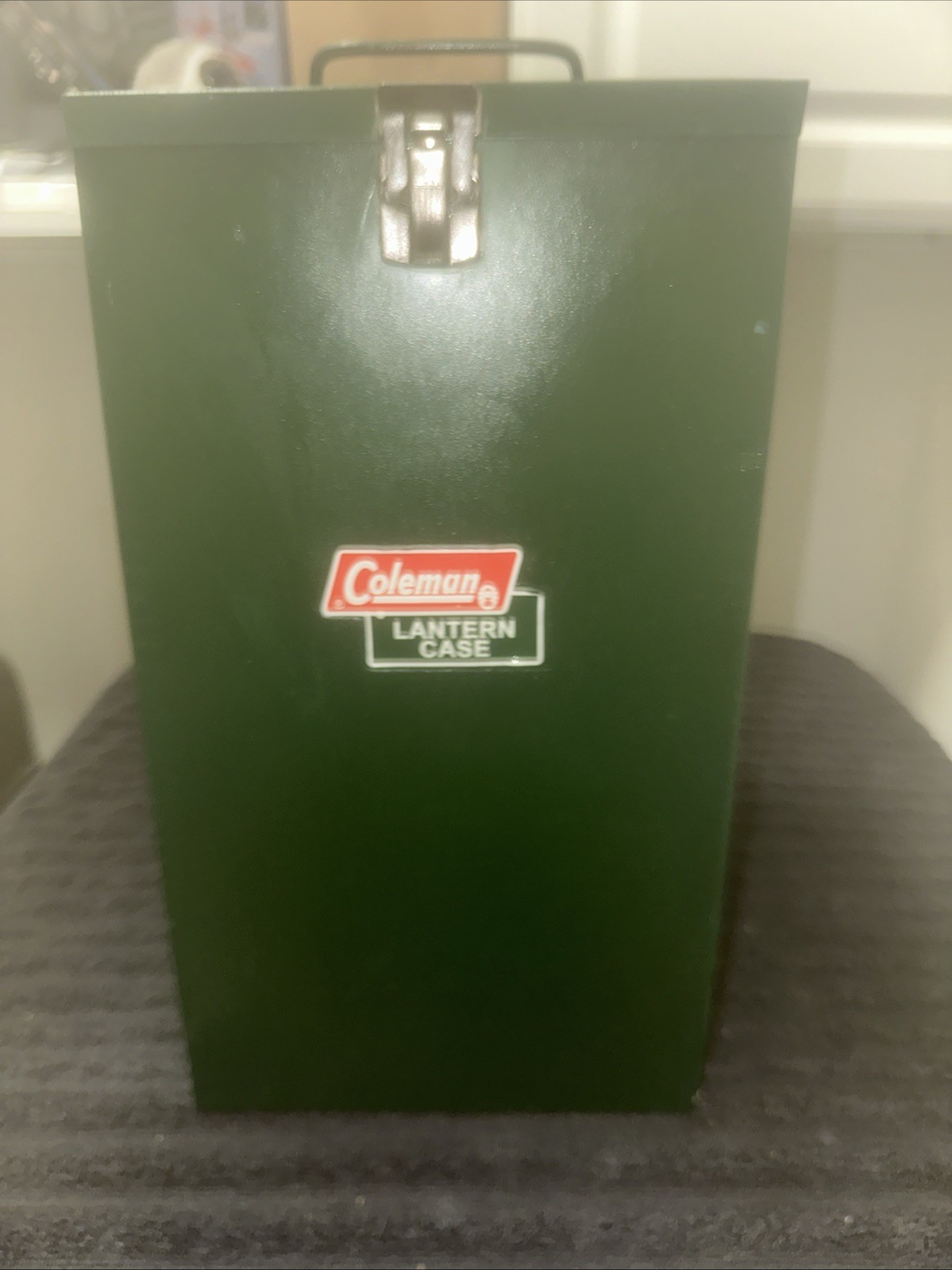 Coleman Lantern Metal Carry Case - Green Coleman Lantern Metal Carry Case - Green