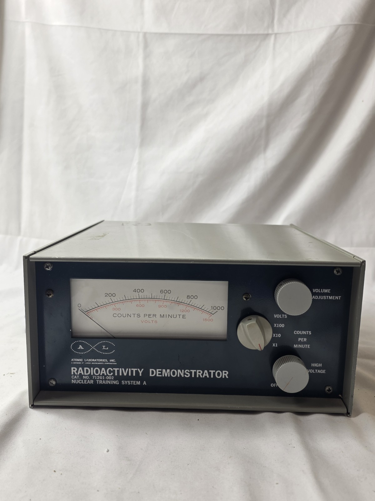 CENCO Atomic Laboratories Radioactivity Demonstrator 71201-002 Power Tested CENCO Atomic Laboratories Radioactivity Demonstrator 71201-002 Power Tested