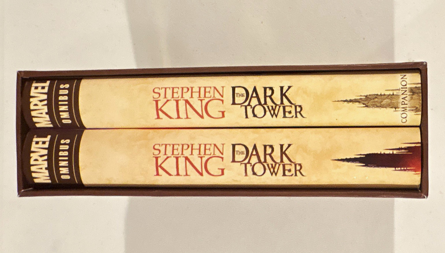 Marvel Omnibus Stephen King The Dark Tower HC Slipcase + Companion 1st Print Marvel Omnibus Stephen King The Dark Tower HC Slipcase + Companion 1st Print