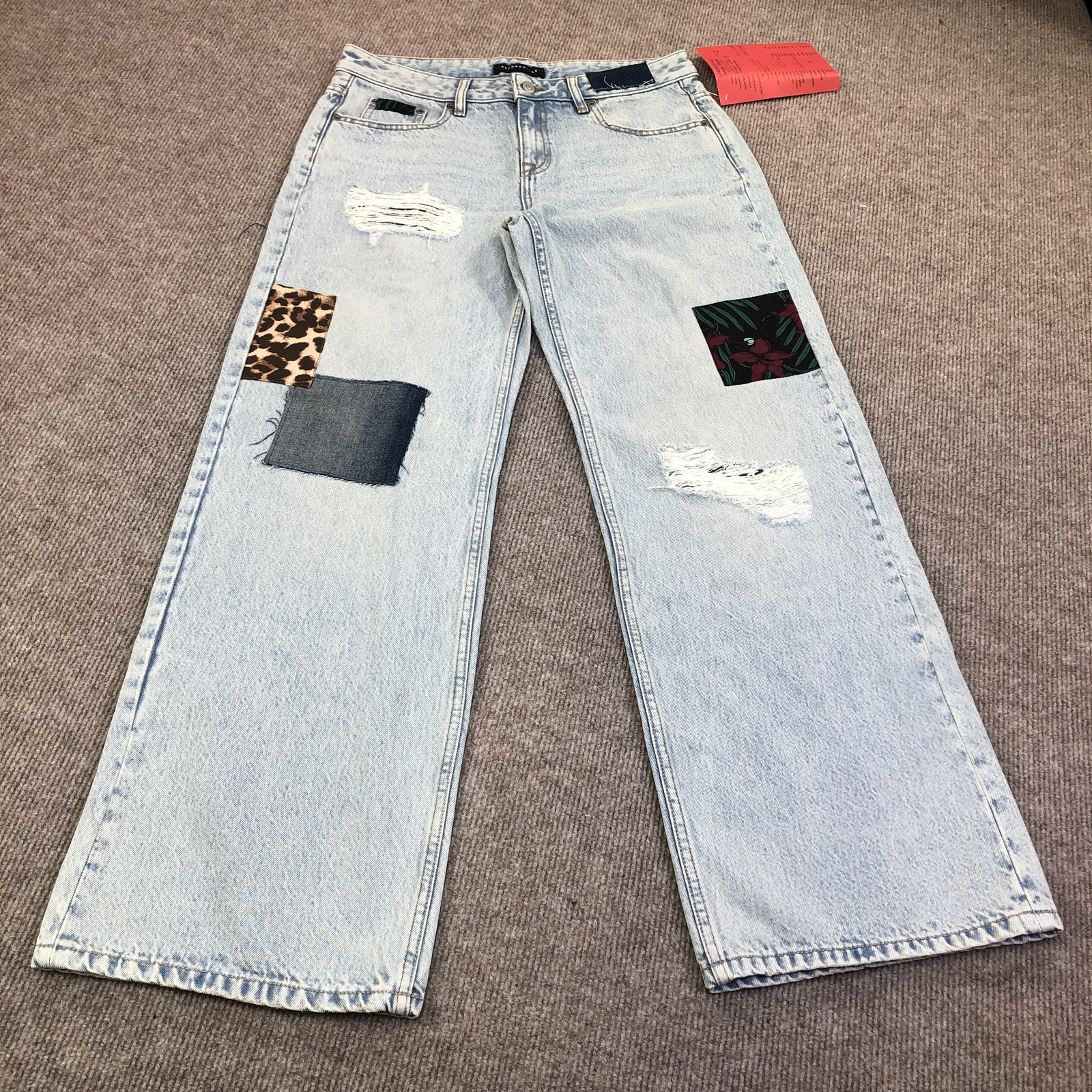 Aeropostale Mom Jeans Womens 6 Blue Light Wash Patchwork Distressed Denim Sample
