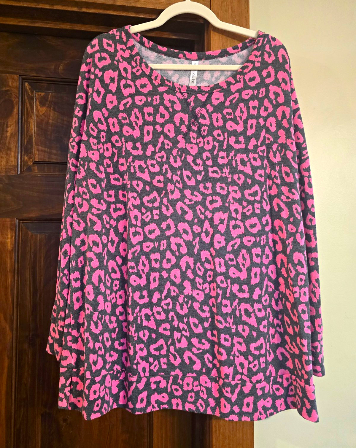 Dear Scarlett Pink Gray Leopard Print Knit Stretch Tunic Top 3/4 Sleeve 2X Dear Scarlett Pink Gray Leopard Print Knit Stretch Tunic Top 3/4 Sleeve 2X