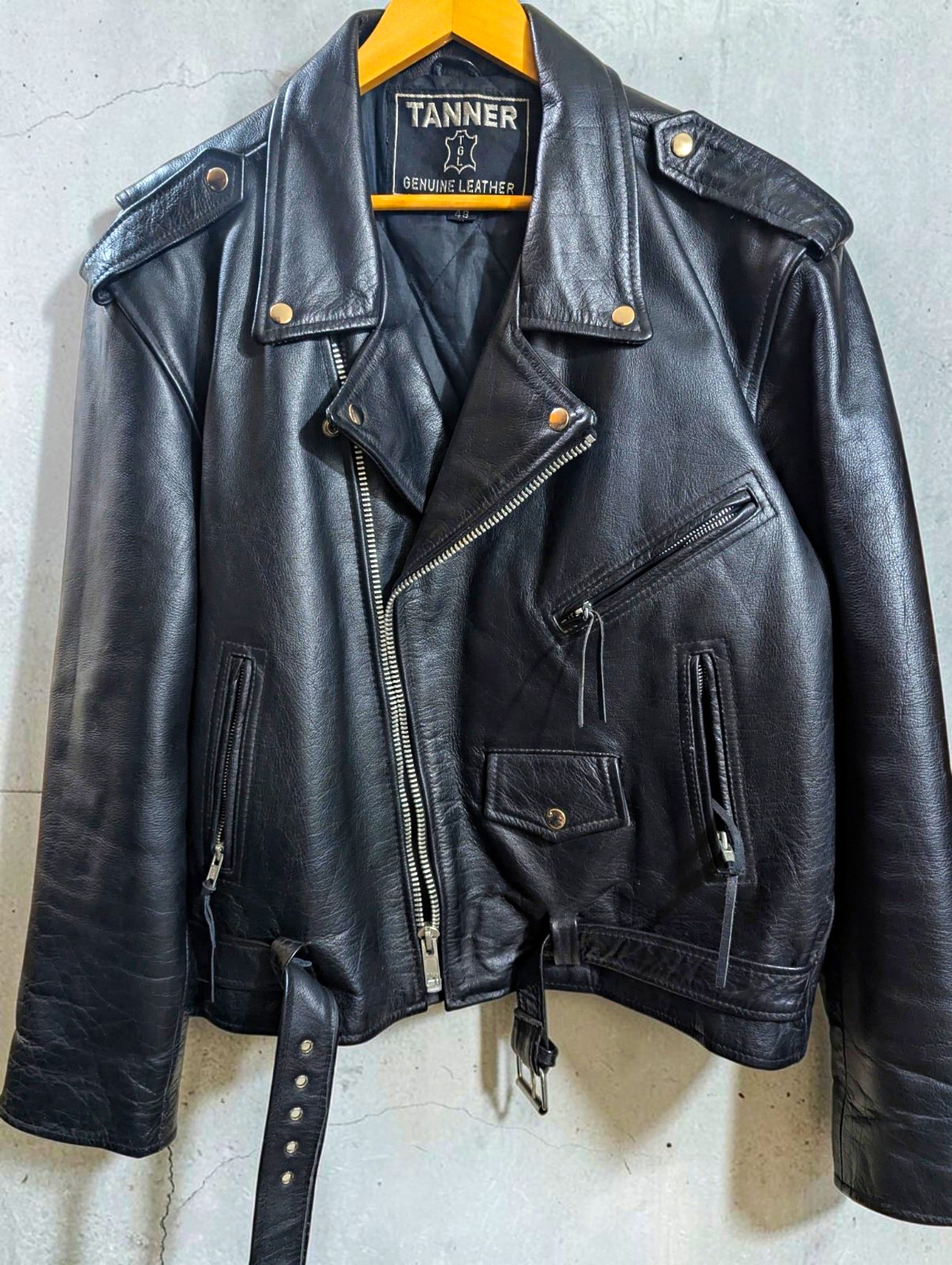 Tanner Men\'s Black Motorcycle Biker Jacket Leather Size 48 Notch Collar Pockets
