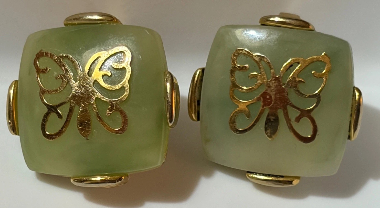 Vintage Alice Caviness Signed Faux Jade Butterfly Gold Tone Clip Earrings Vintage Alice Caviness Signed Faux Jade Butterfly Gold Tone Clip Earrings