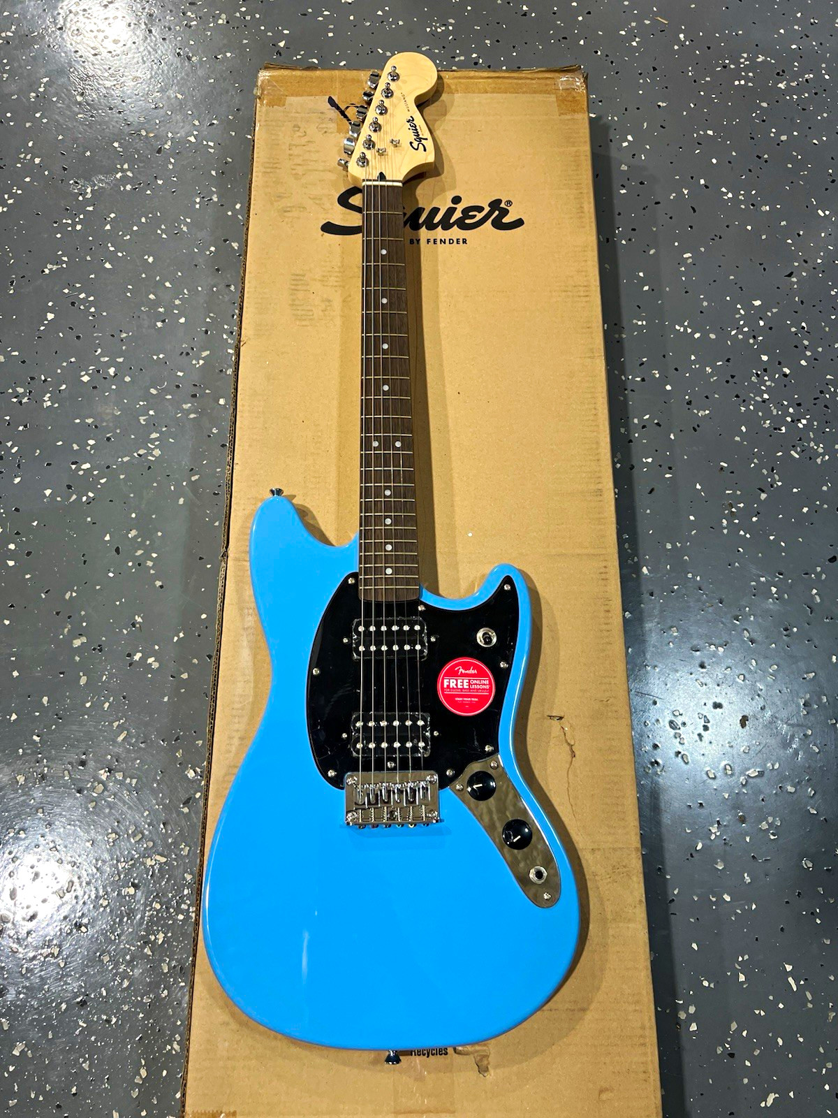 Squier Sonic Mustang HH by Fender (open box) Squier Sonic Mustang HH by Fender (open box)