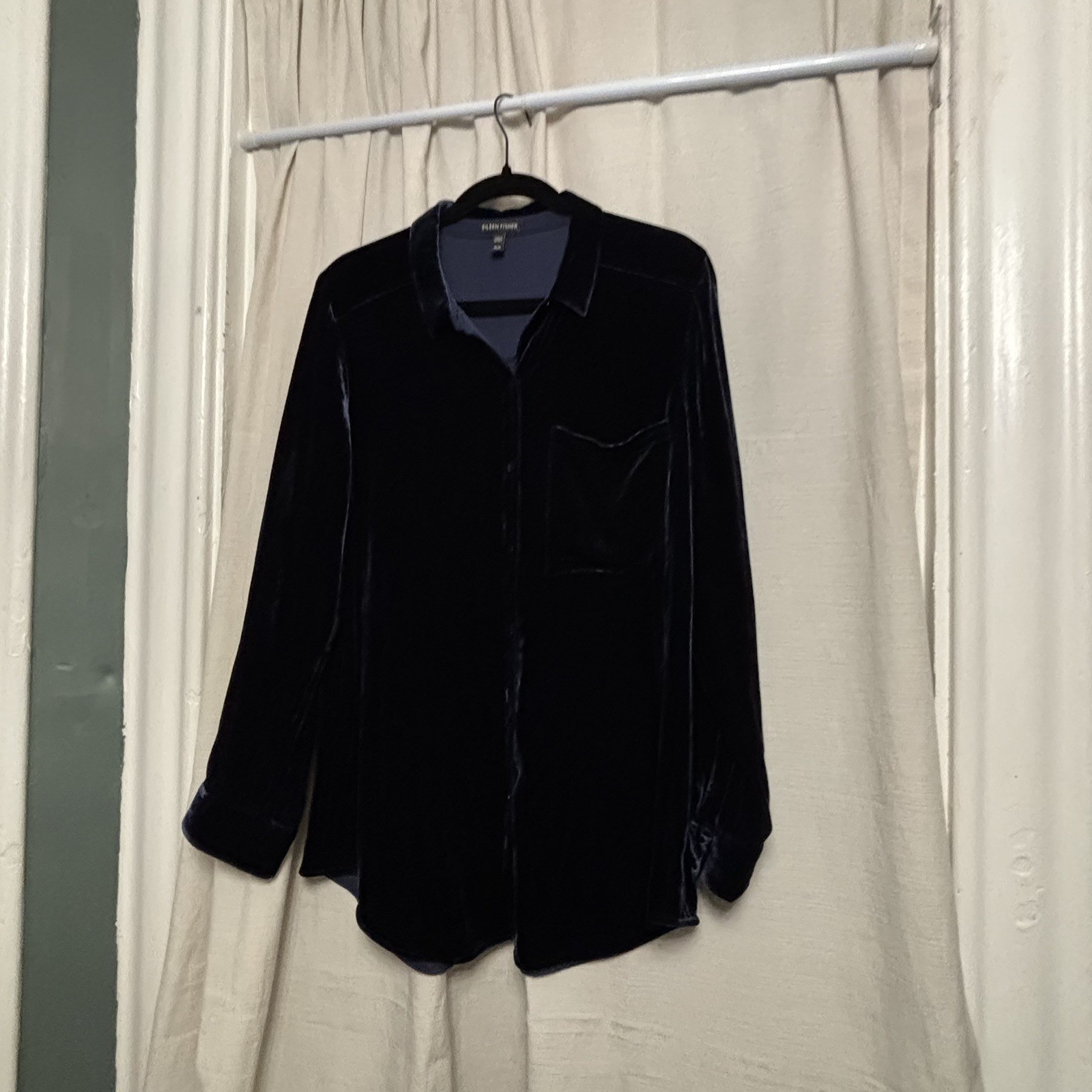 Stunning Deep Blue Eileen Fisher Women’s Velvet Button Down Shirt Size M Stunning Deep Blue Eileen Fisher Women’s Velvet Button Down Shirt Size M