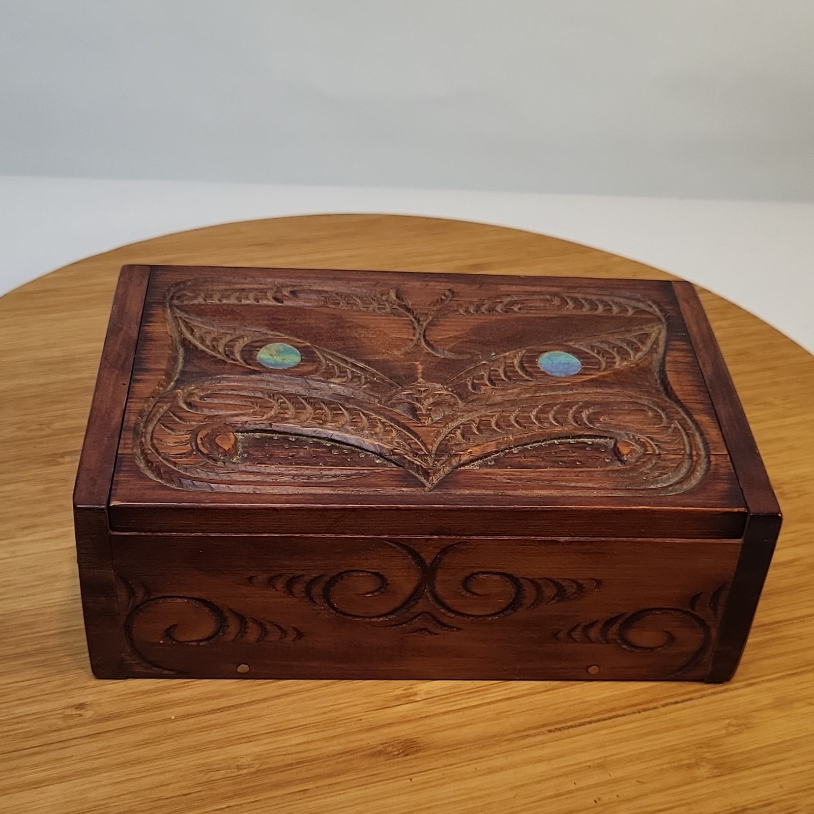 Vintage Maori Hand-Carved Wooden Trinket Box New Zealand tribal Vintage Maori Hand-Carved Wooden Trinket Box New Zealand tribal