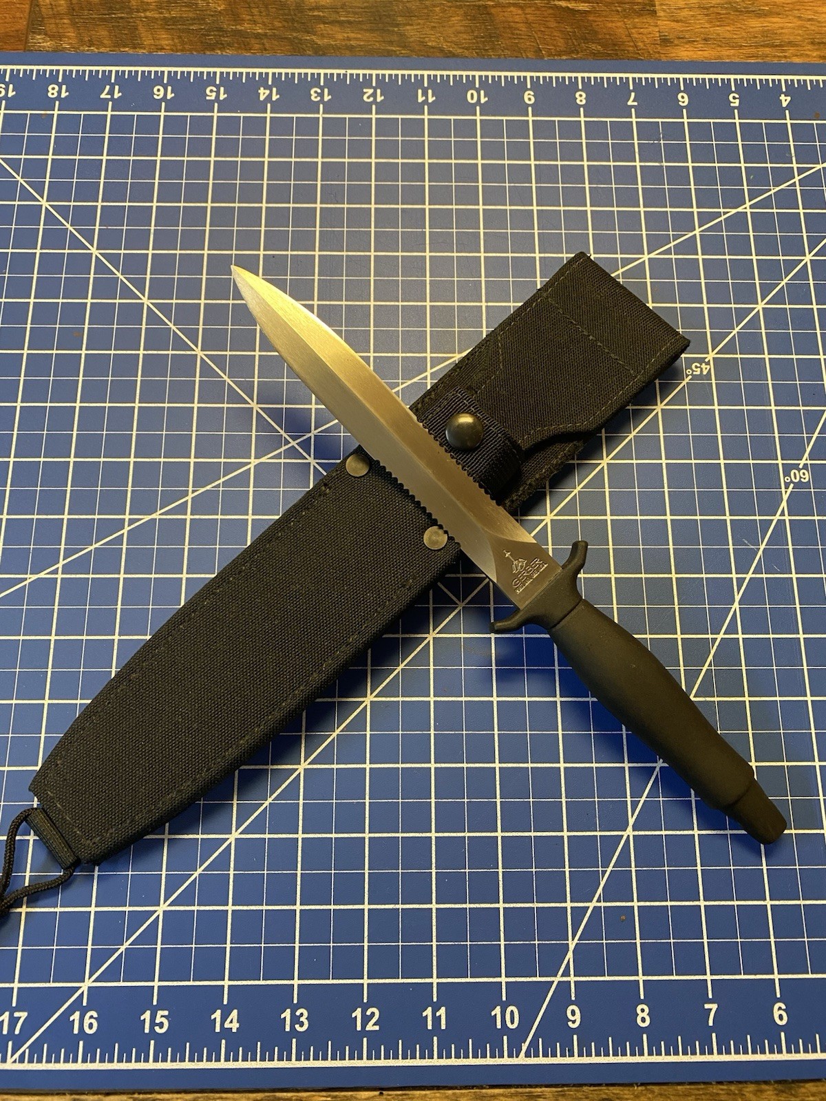 Vintage Gerber Mark II Fixed Blade Survival Knife - SN E0563S w/ Original Sheath
