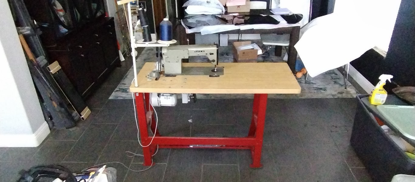 Juki DDL-555 Industrial Sewing Machine with Table & Clutch new ATLAS Motor Juki DDL-555 Industrial Sewing Machine with Table & Clutch new ATLAS Motor