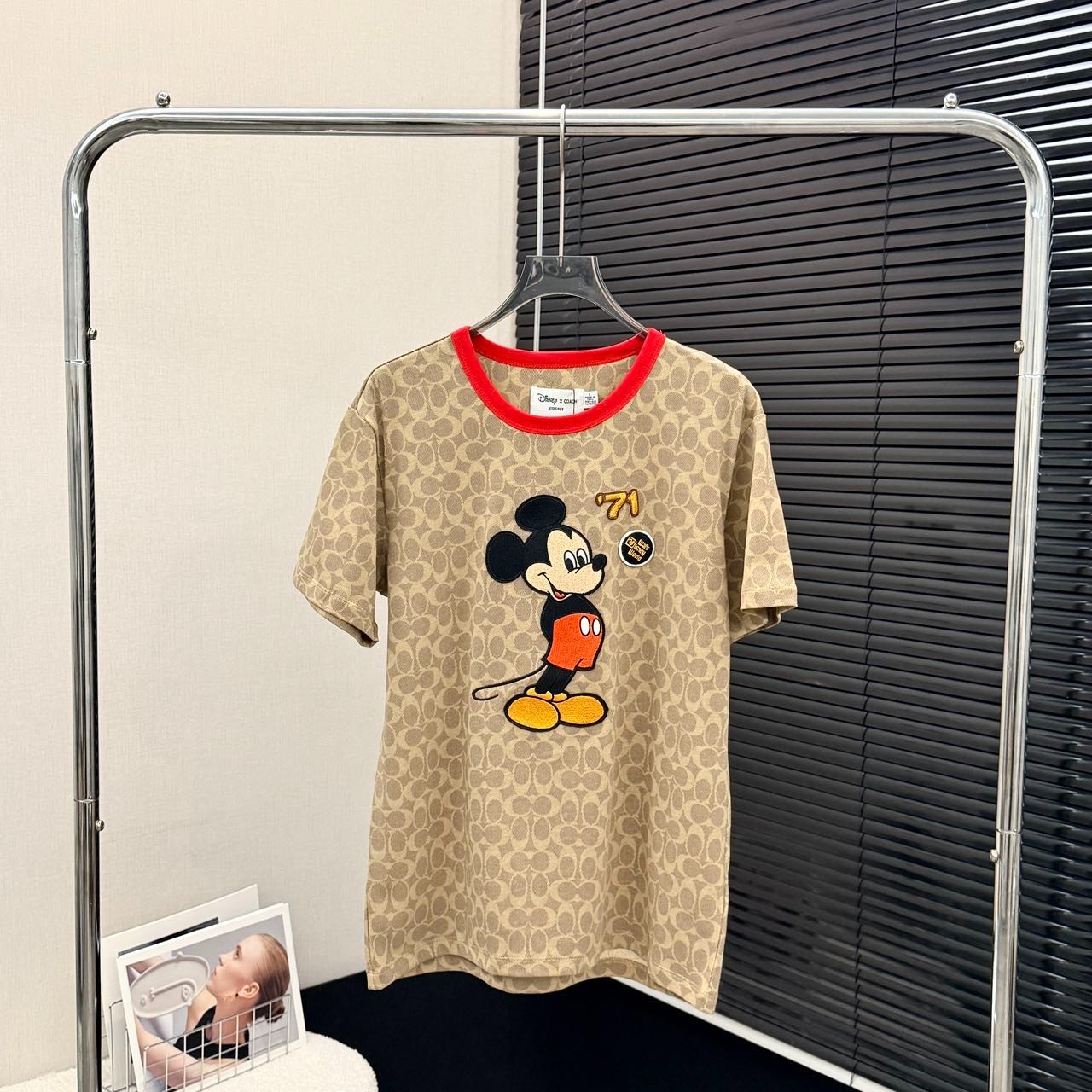 NWT COACH Disney Women’s Unisex Brown printed Embroidered Mickey T-shirt COTTON NWT COACH Disney Women’s Unisex Brown printed Embroidered Mickey T-shirt COTTON