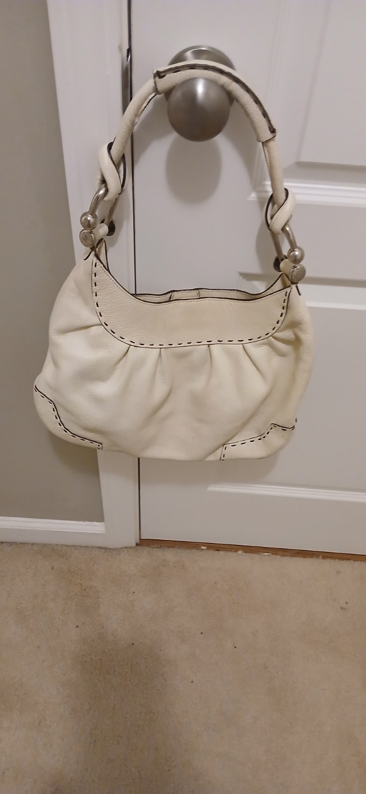Rare BCBGMAXAZRIA White Leather Shoulder Handbag Purse Rare BCBGMAXAZRIA White Leather Shoulder Handbag Purse