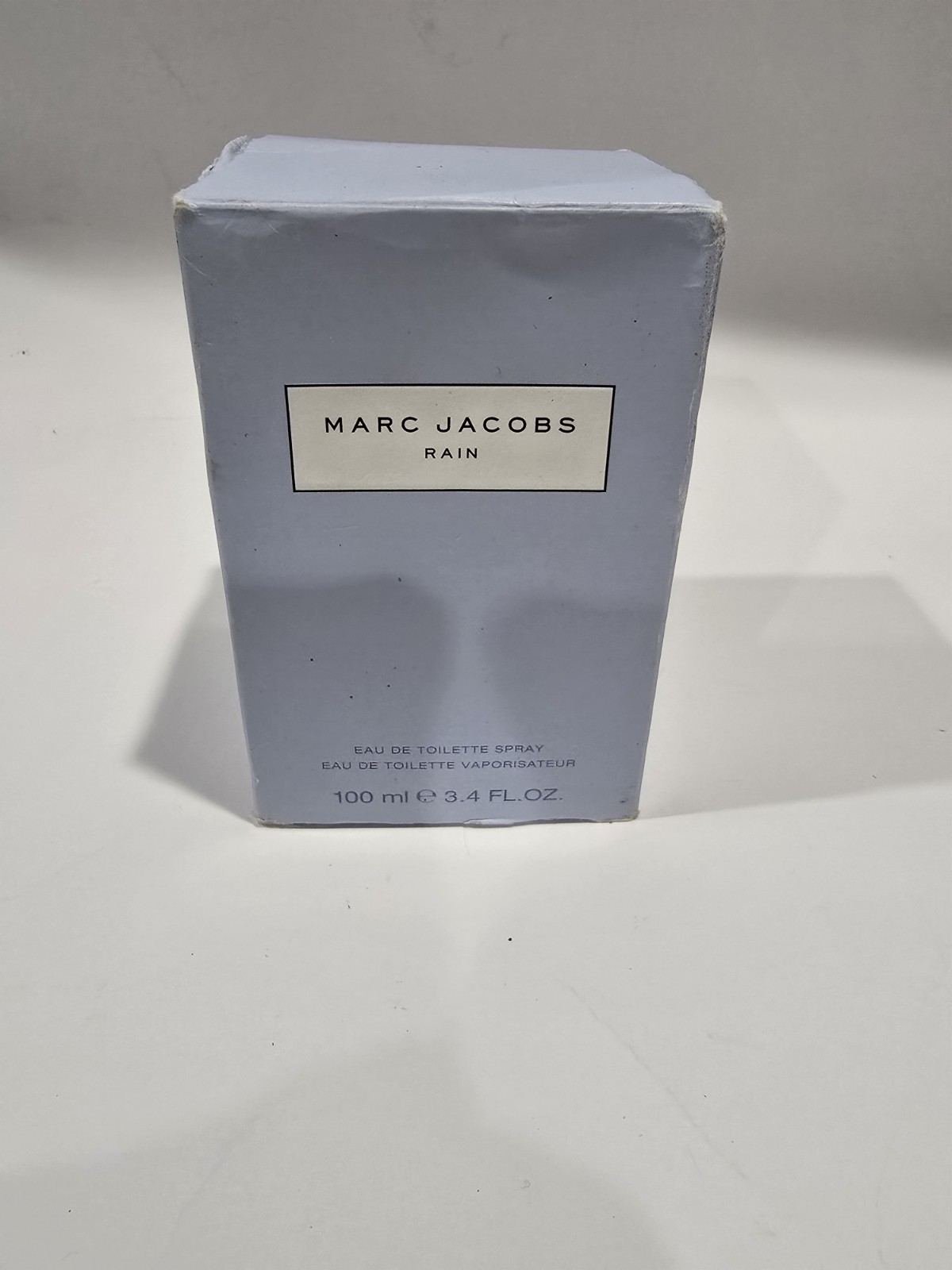 VINTAGE Marc Jacobs Rain Eau de Toilette Spray 100 ml / 3.4 fl oz VINTAGE Marc Jacobs Rain Eau de Toilette Spray 100 ml / 3.4 fl oz
